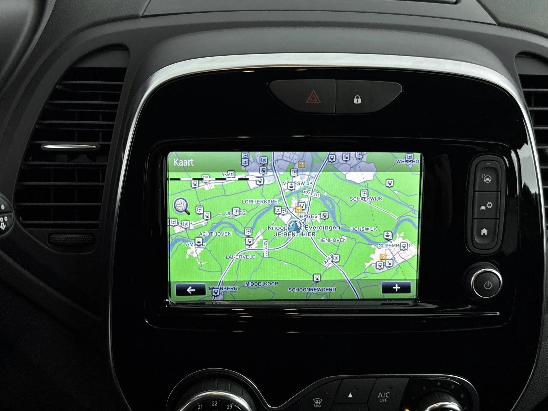 Renault-Captur-image-12