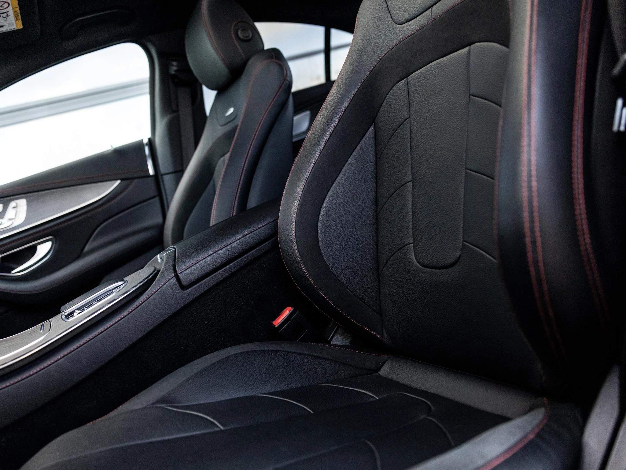 Mercedes-Benz-CLS-image-25