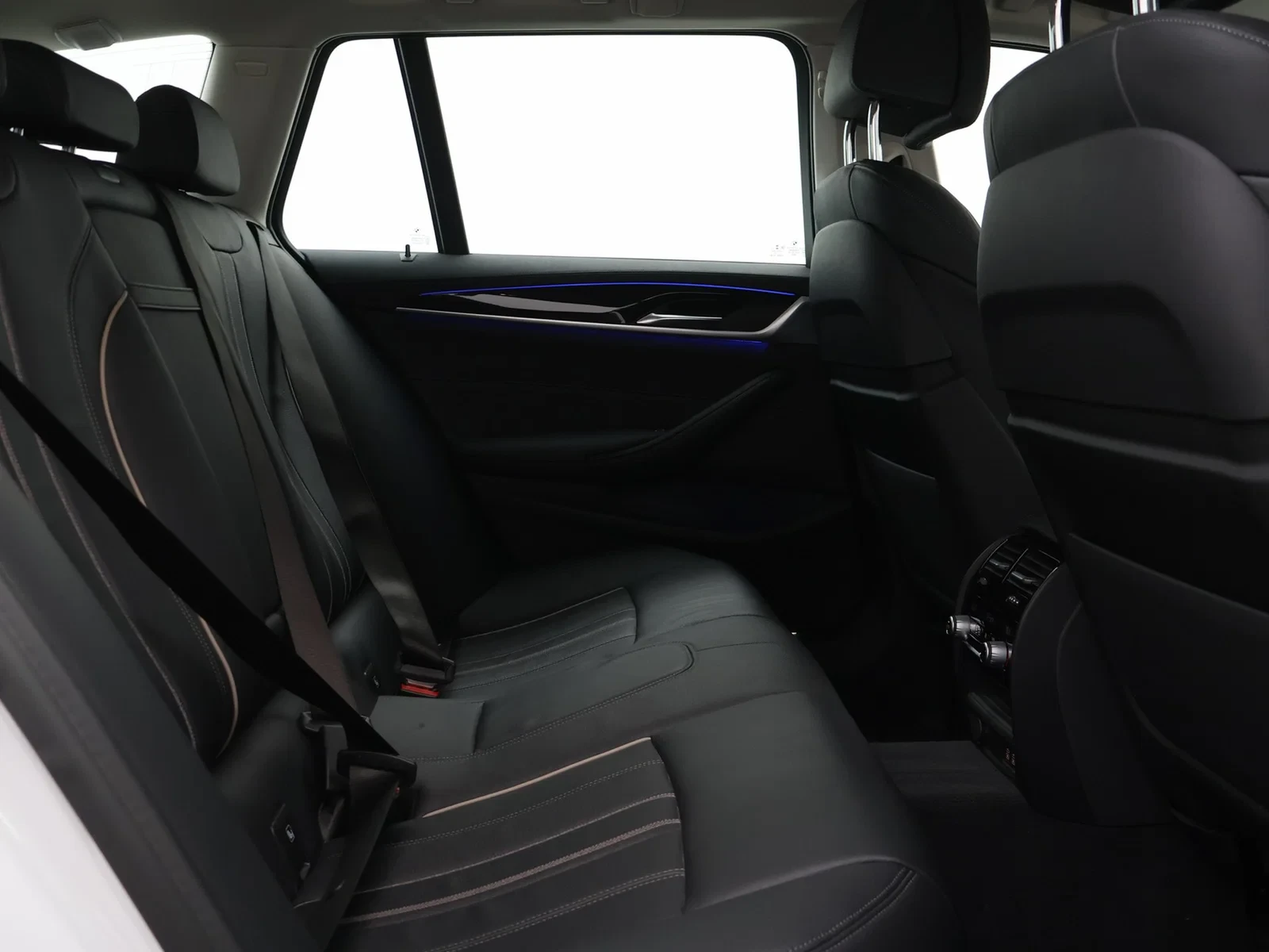 BMW Série 5 SW (G31LCI) Touring 520iA 184PK *AUTOMAAT*PANO DAK*LEDER*SFEERVERLICHTING*NAVI*BLTH*CRUISE*APP CONNECT*FULL LED*...
