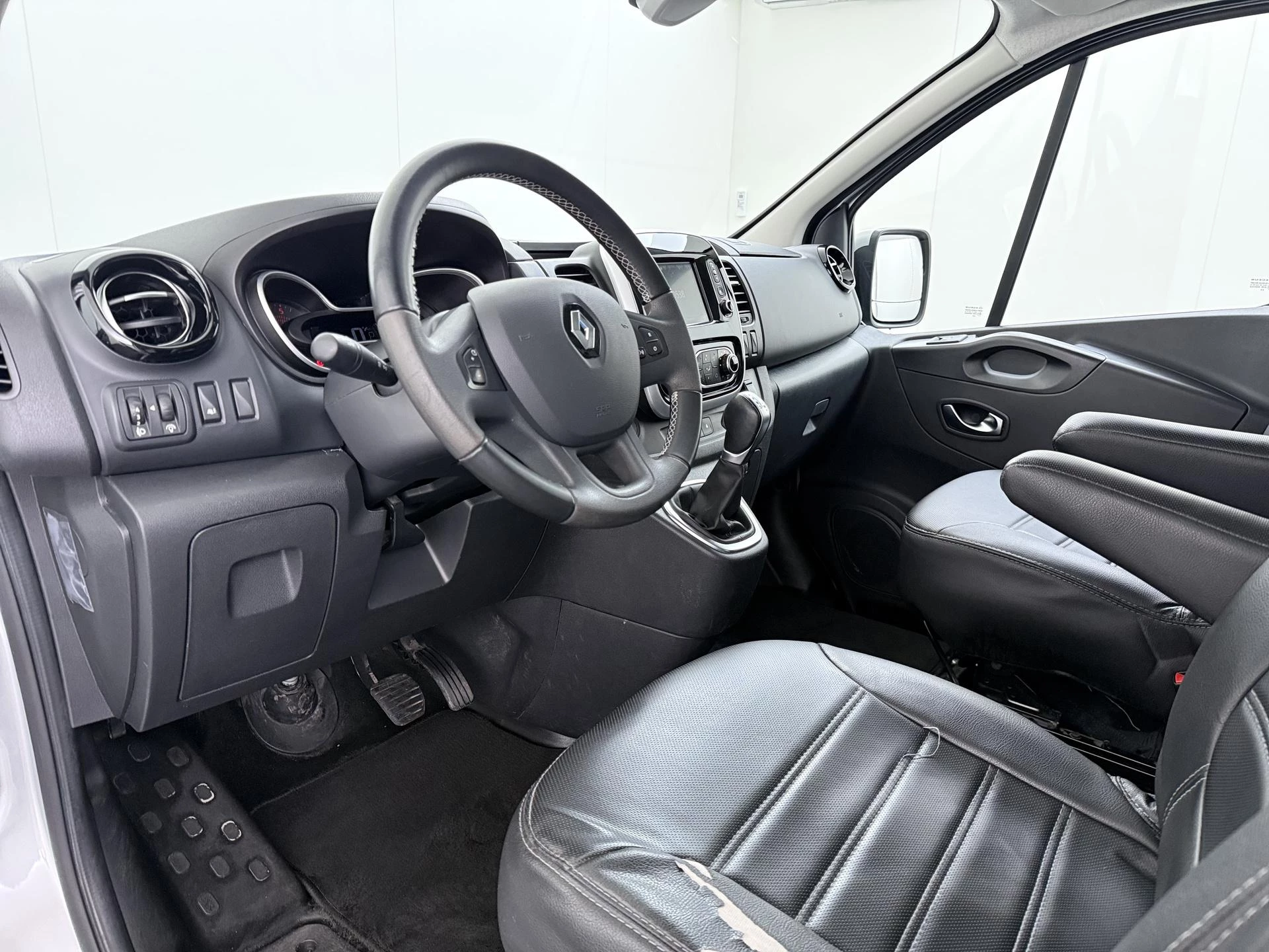 Renault-Trafic-image-16