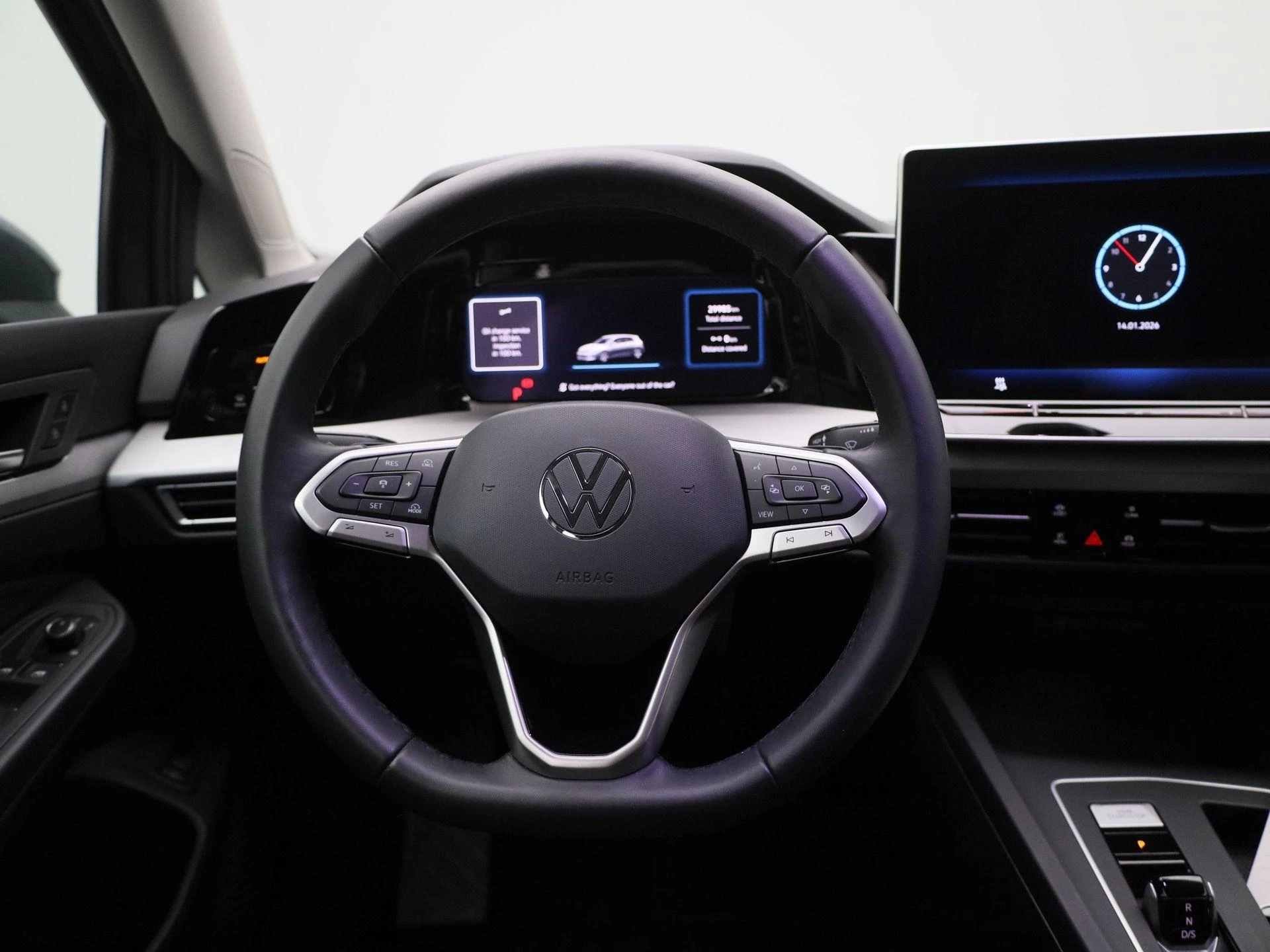 Volkswagen-Golf-image-6