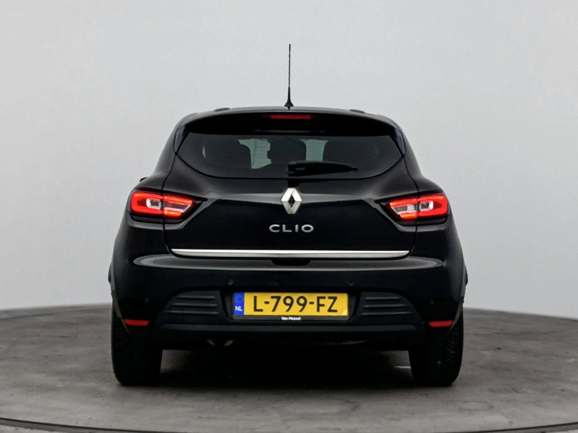Renault-Clio-image-2
