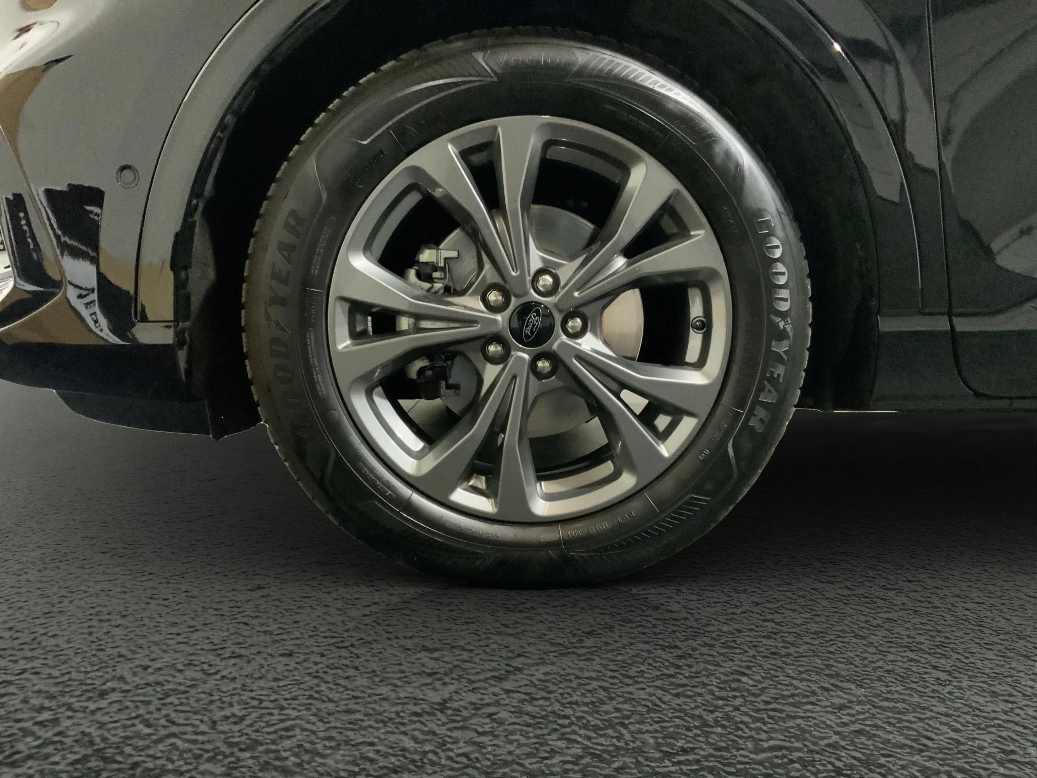 Ford Kuga ST-Line X*PANO*AHK*KAM*ACC*NAVI*SOUND-SYS.