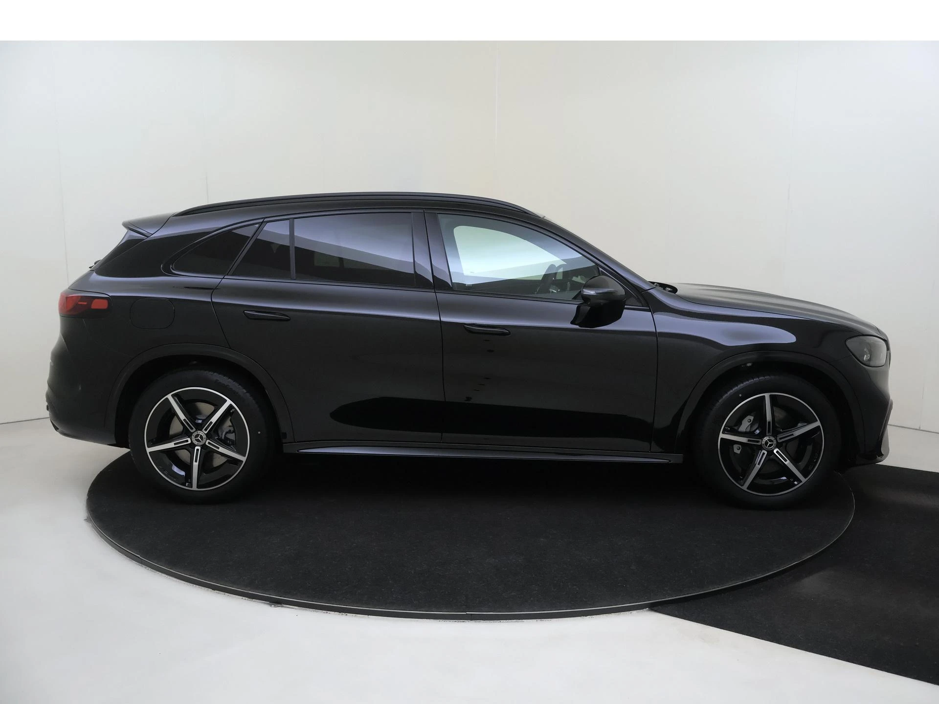 Mercedes-Benz-GLC-image-7