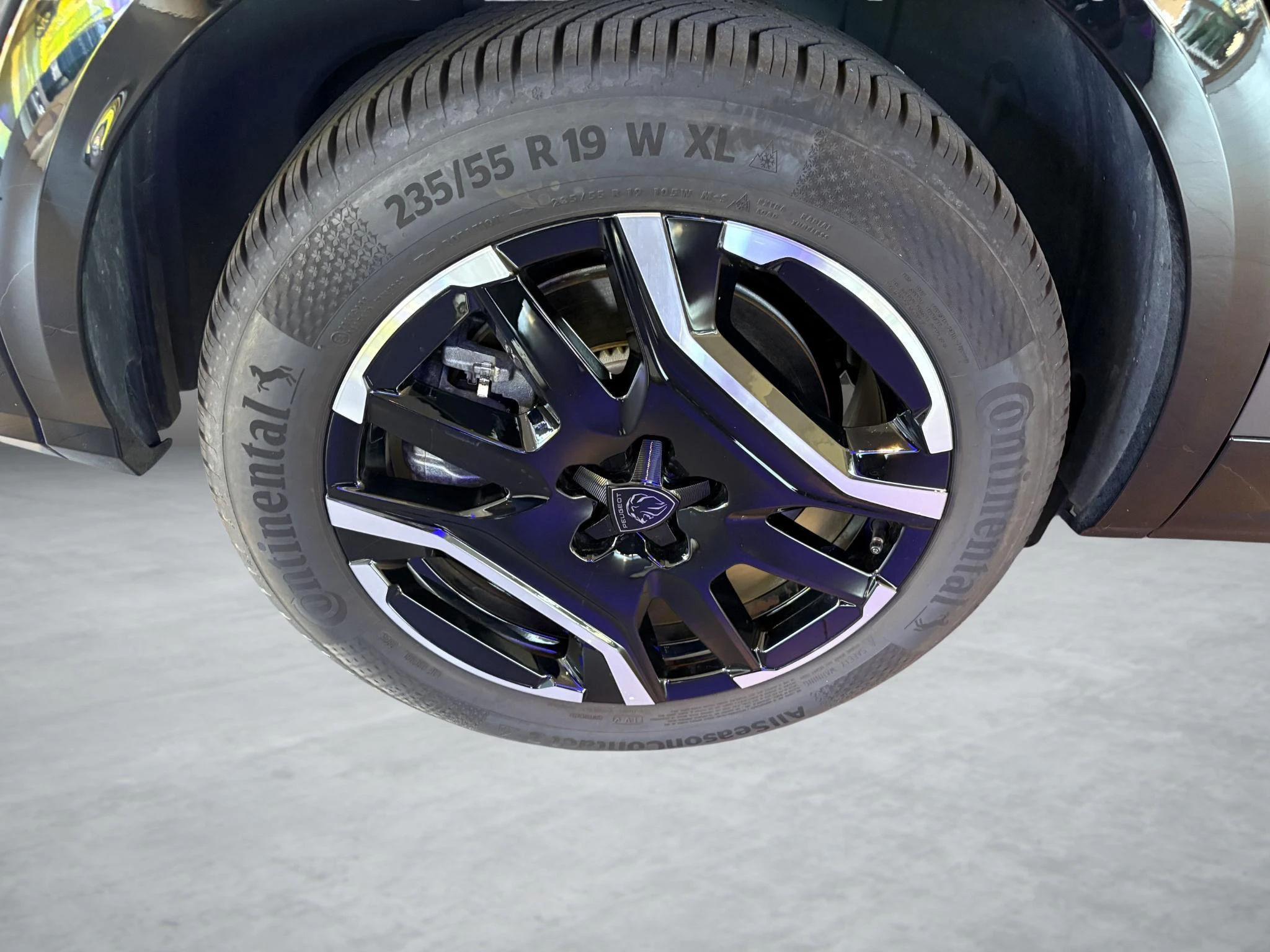 Peugeot-e-5008-image-10