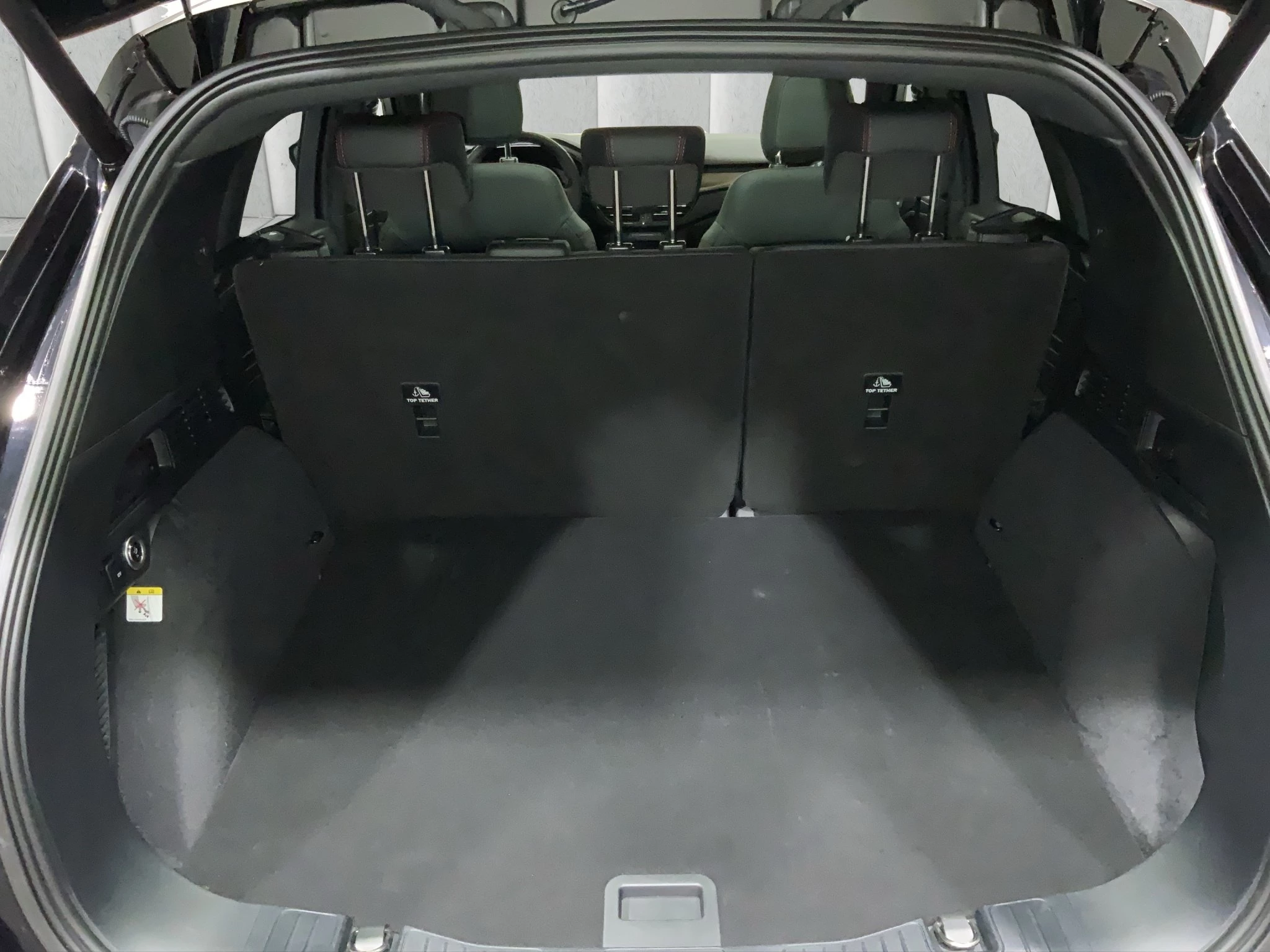 Ford Kuga ST-Line X Aut.*PANO*AHK*360GRAD*LED-MATRIX*NAVI*GRA*WINTER-PKT.