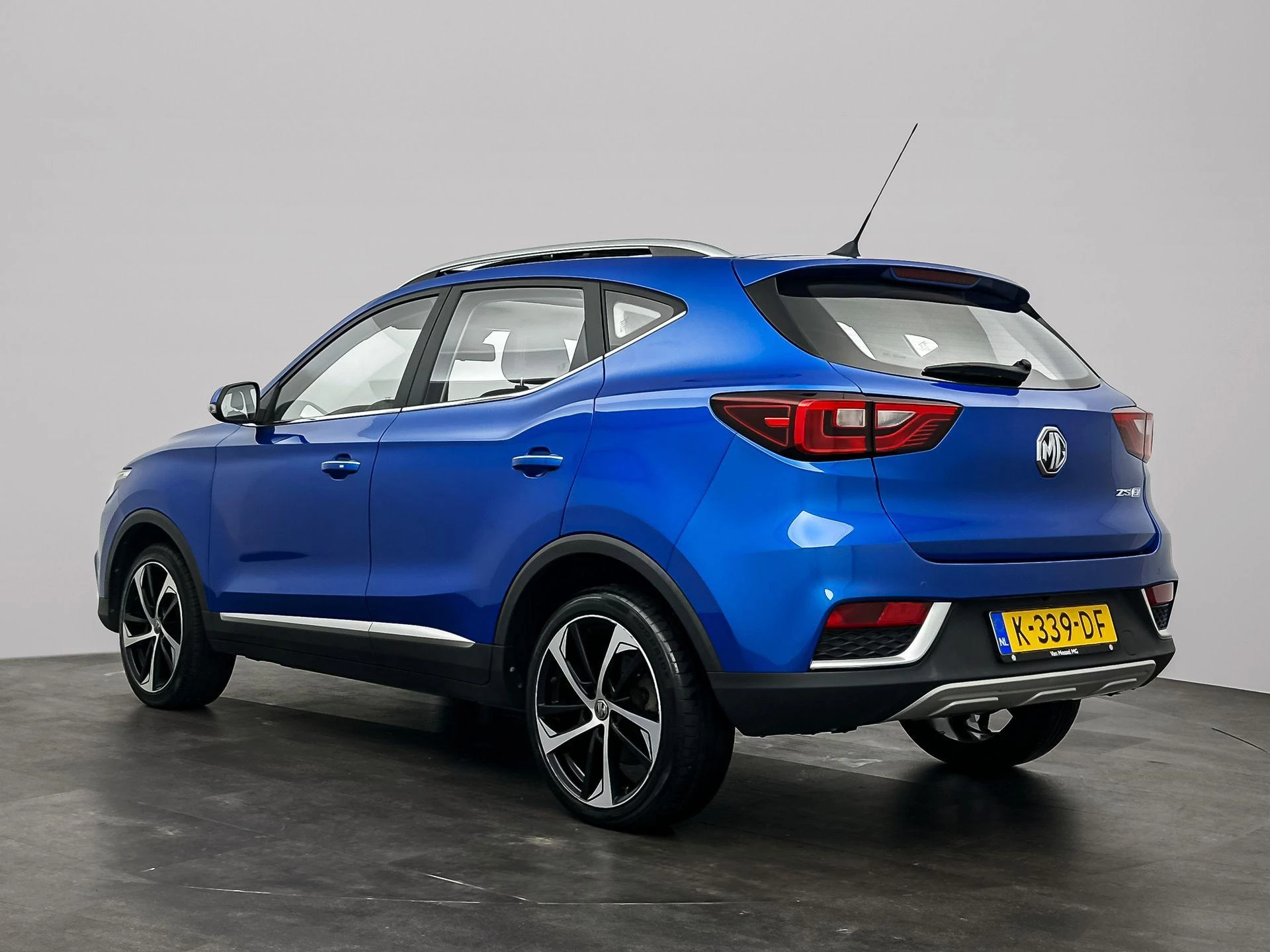 MG-ZS EV-image-4
