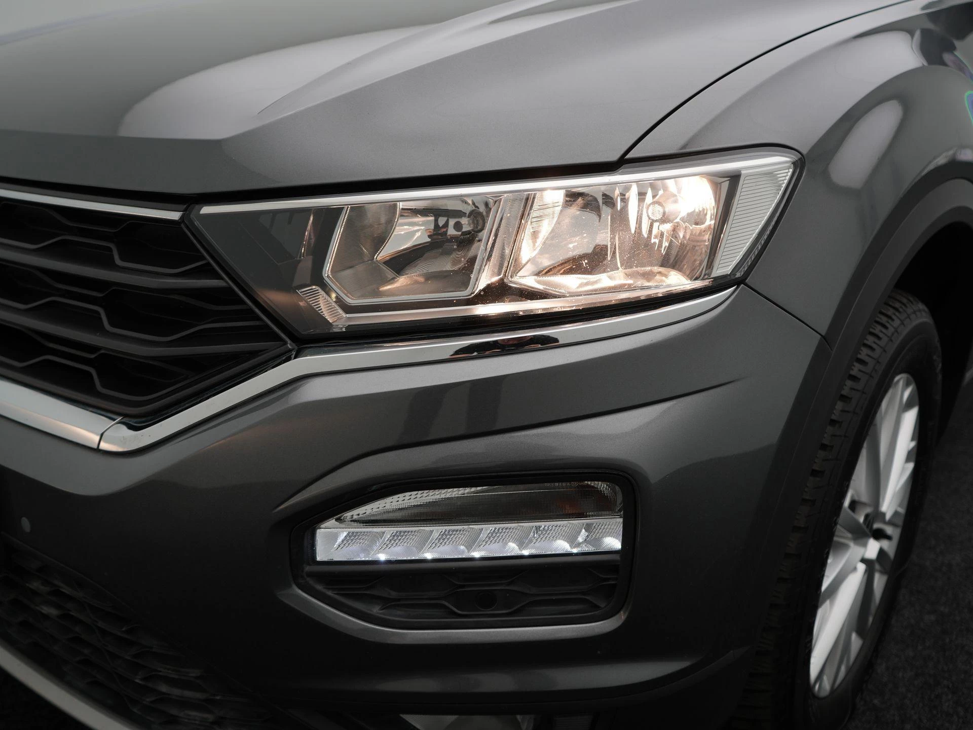 Volkswagen-T-Roc-image-29