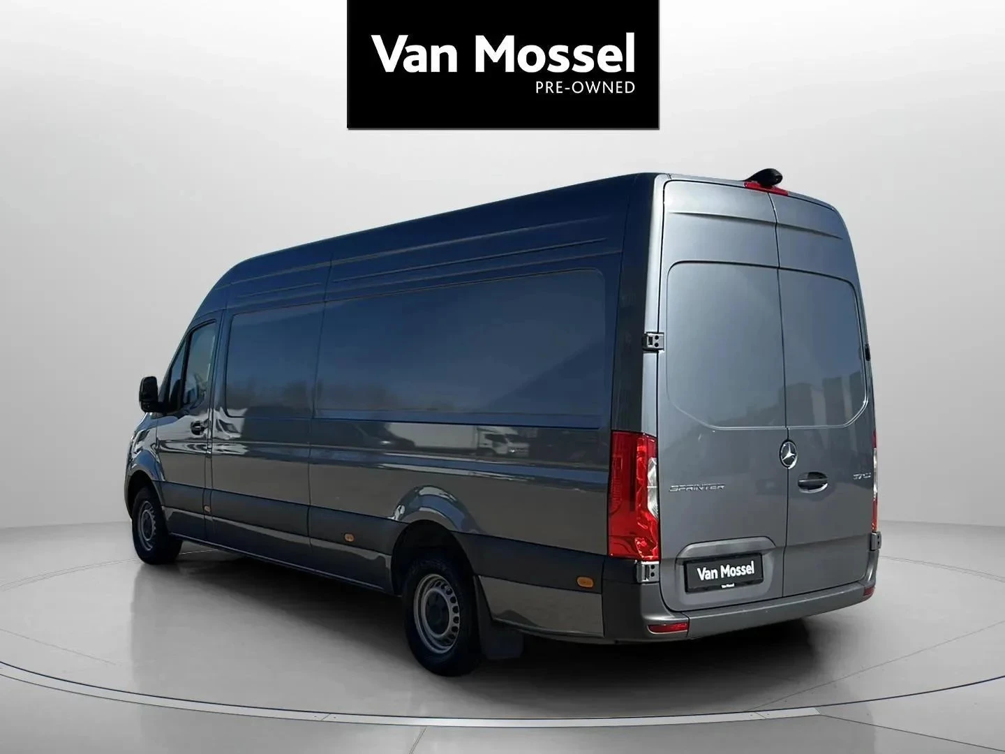 Mercedes-Benz-Sprinter-image-2