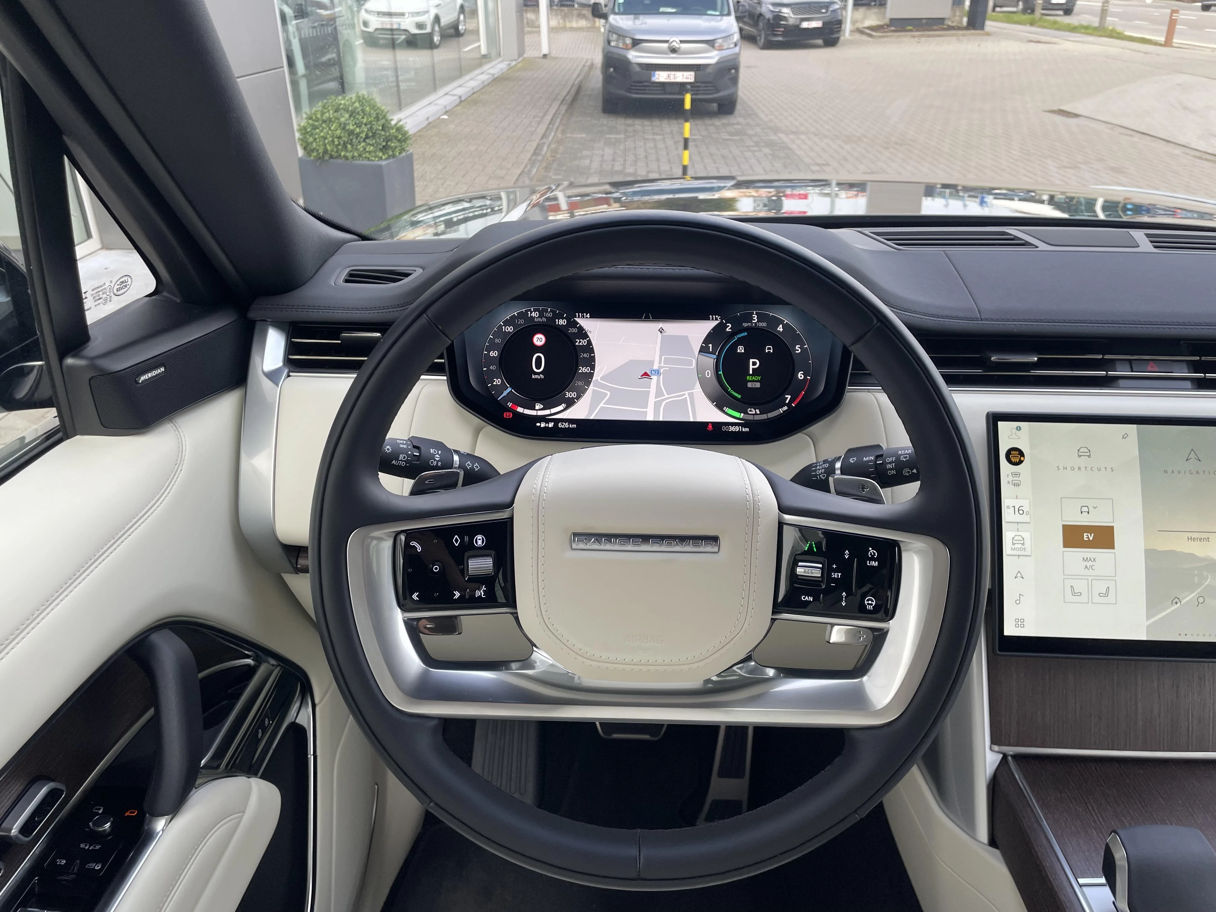 Land Rover Range Rover SWB P460e SE