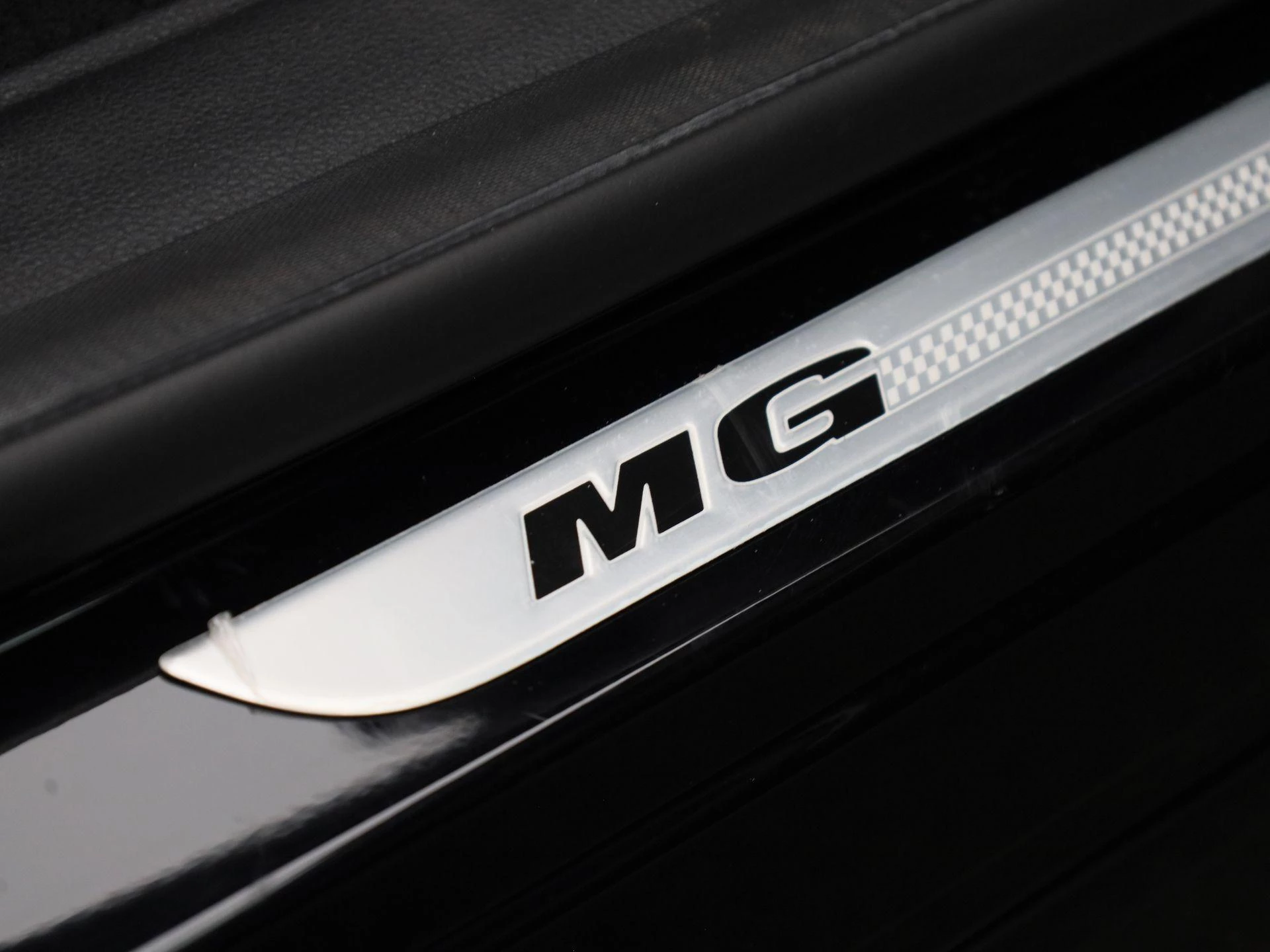MG EHS 1.5T Luxury