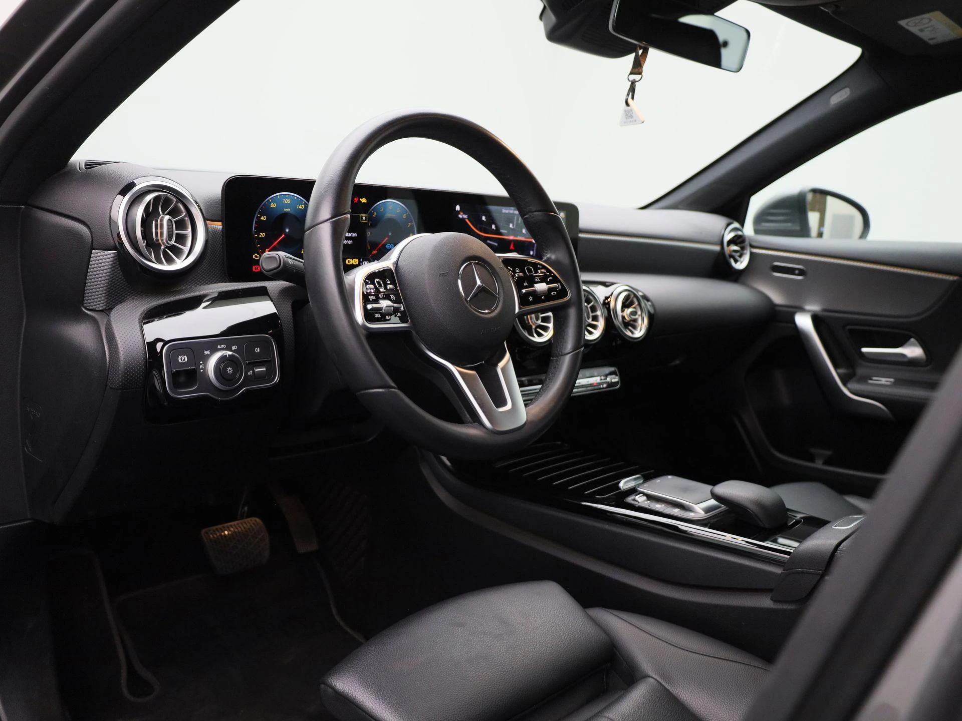 Mercedes-Benz-Classe A-image-35