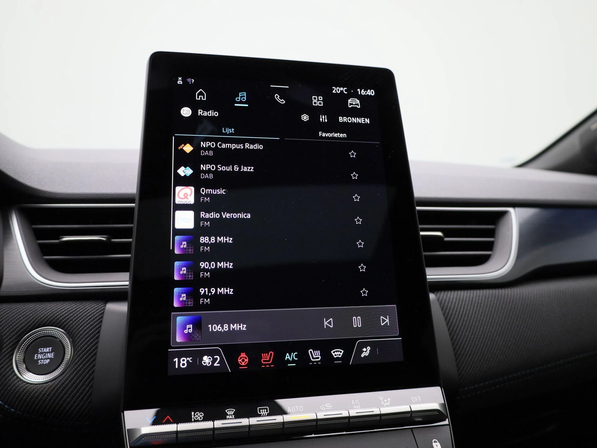 Renault-Captur-image-16