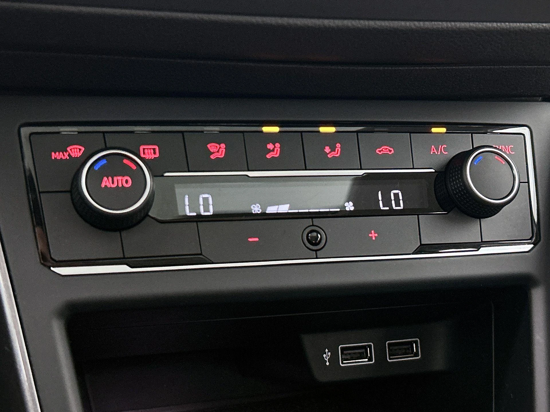 Volkswagen-Polo-image-23