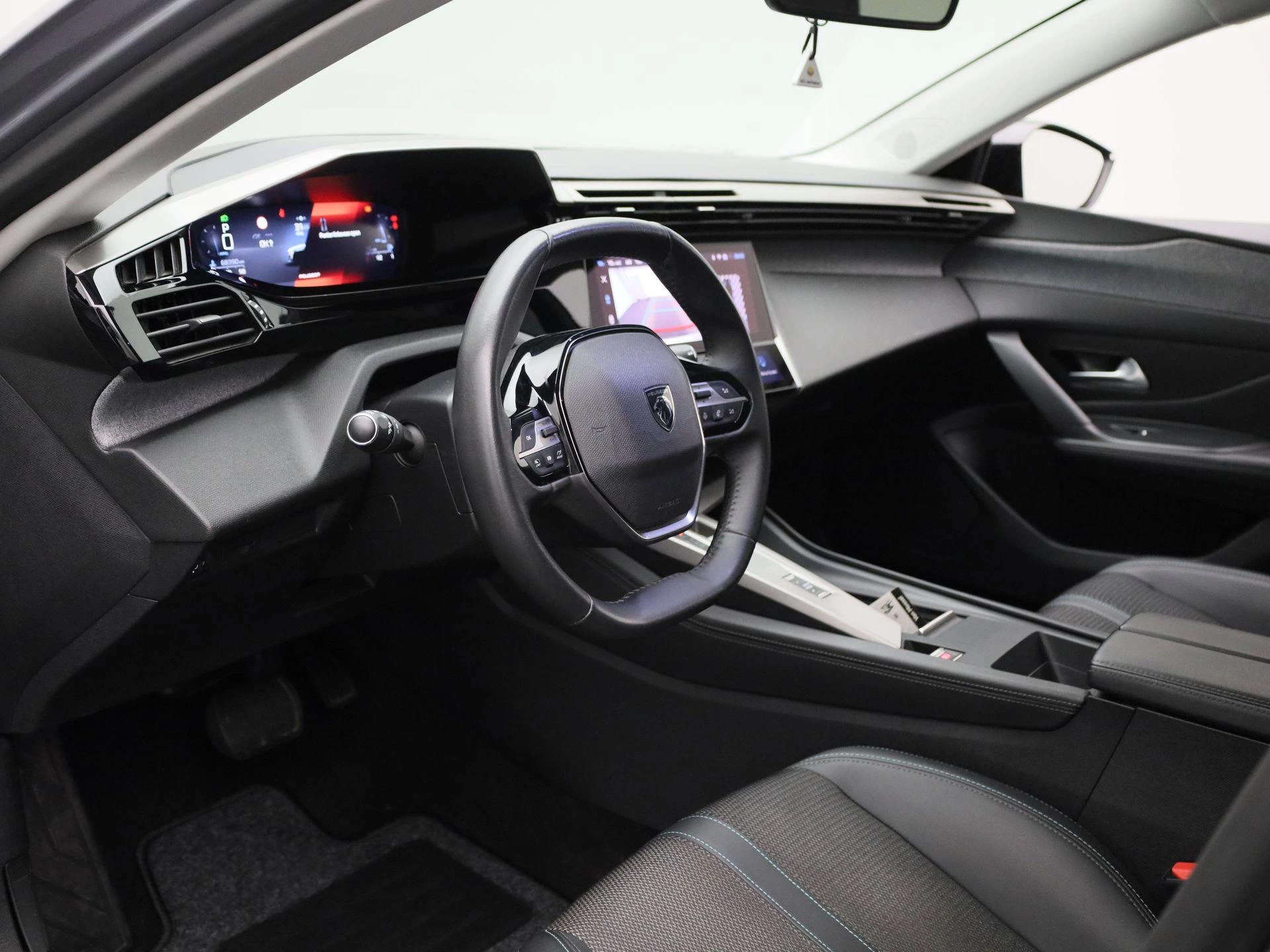 Peugeot-308-image-25