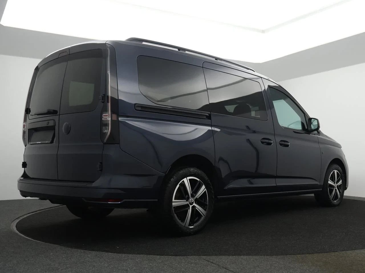 Volkswagen-Caddy-image-5