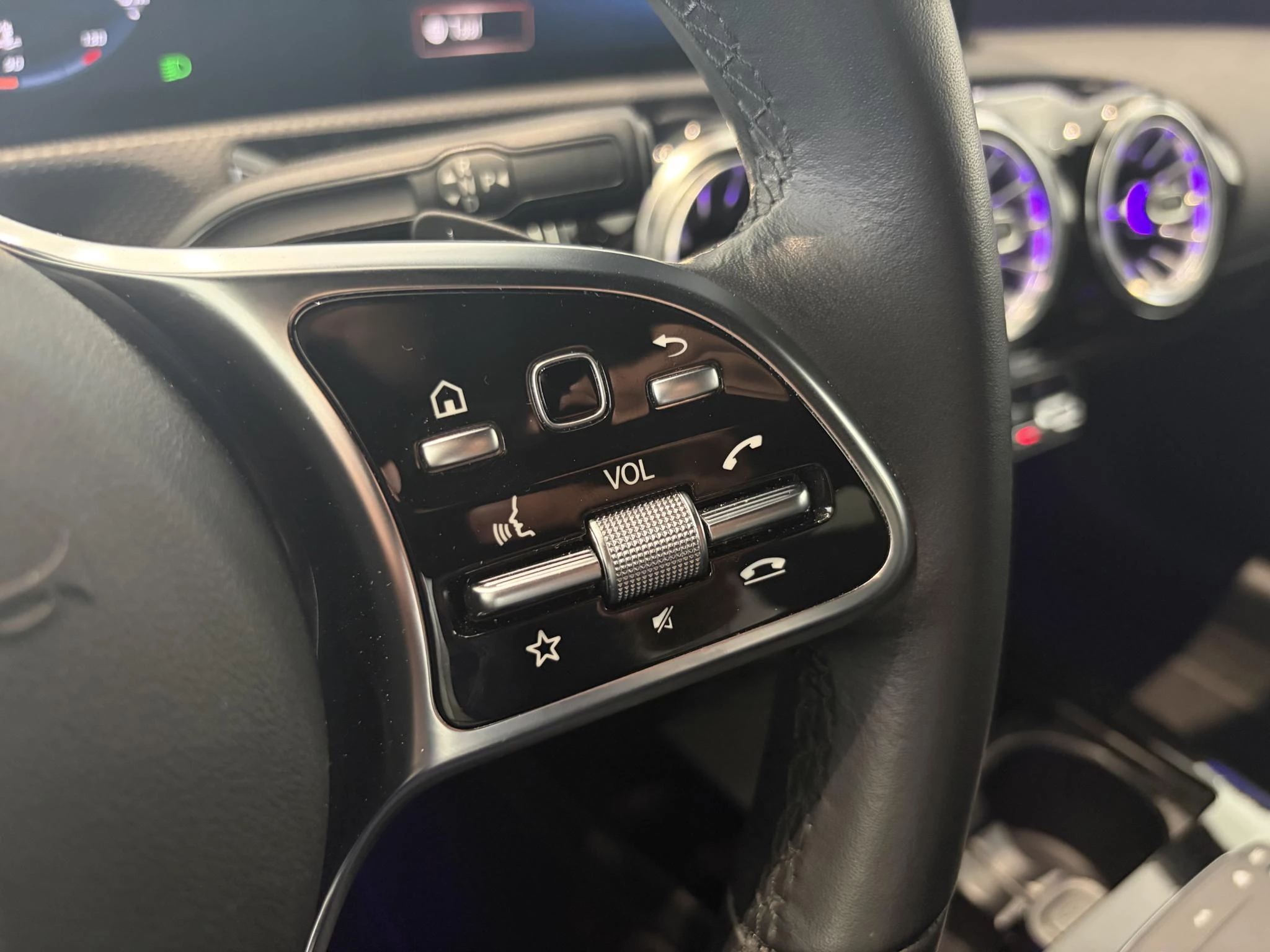 Mercedes-Benz A-Klasse 180 Premium Plus