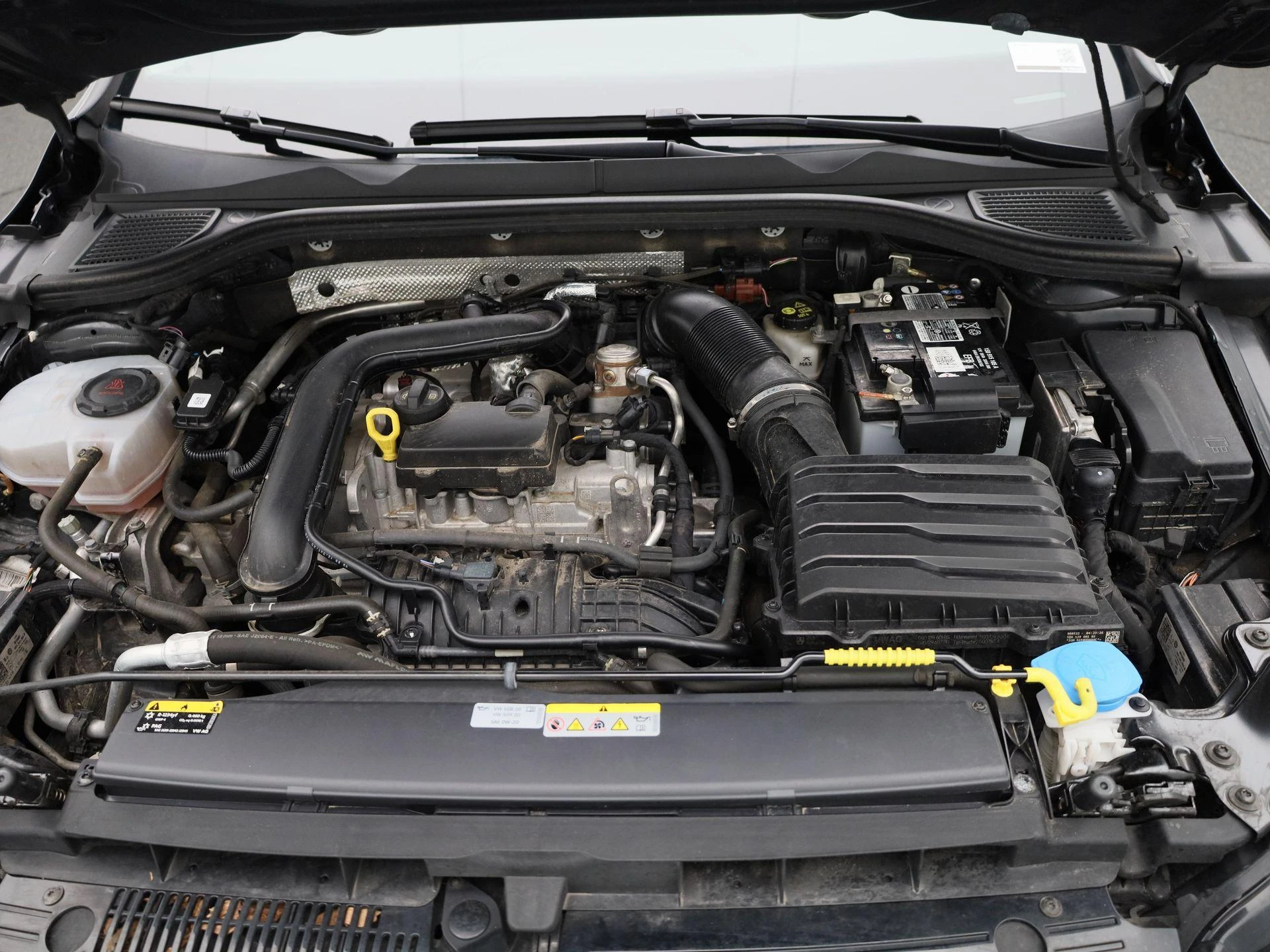 Volkswagen-Golf-image-42