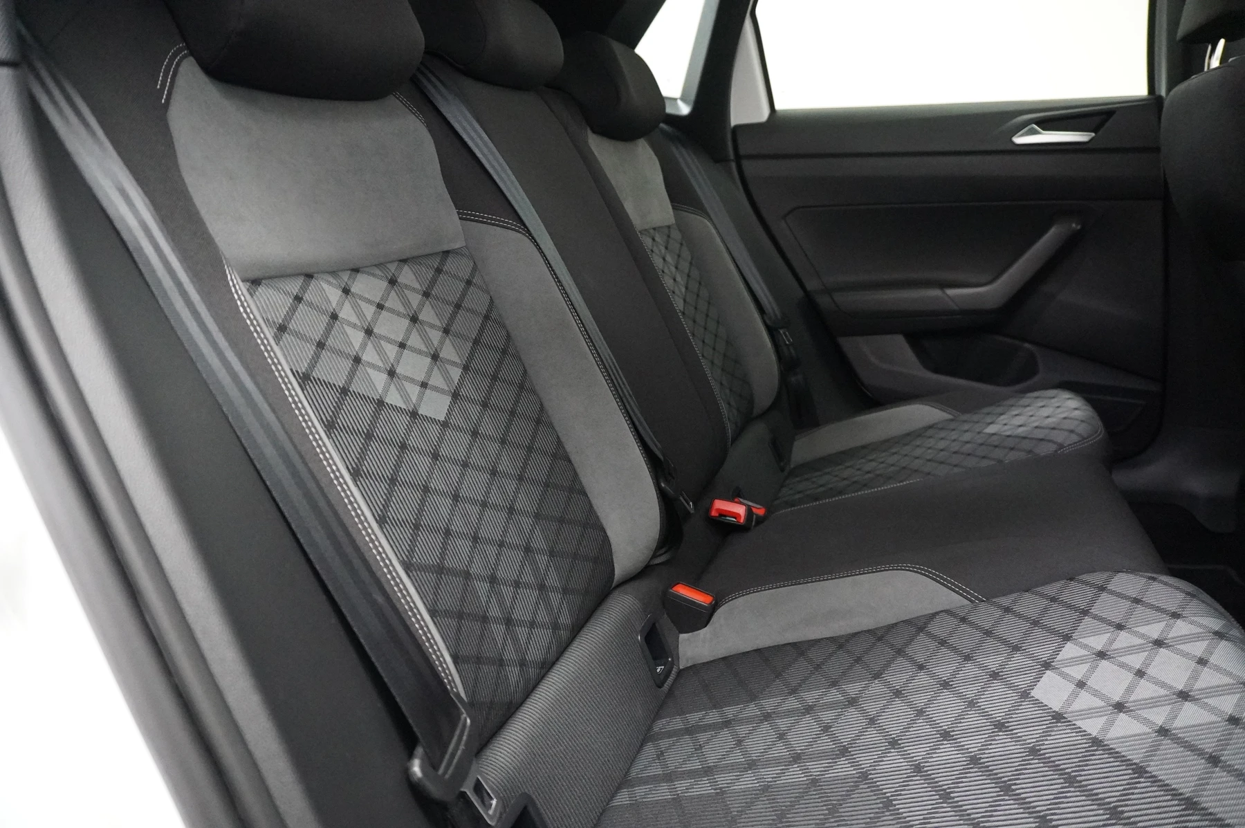 Volkswagen-Polo-image-12