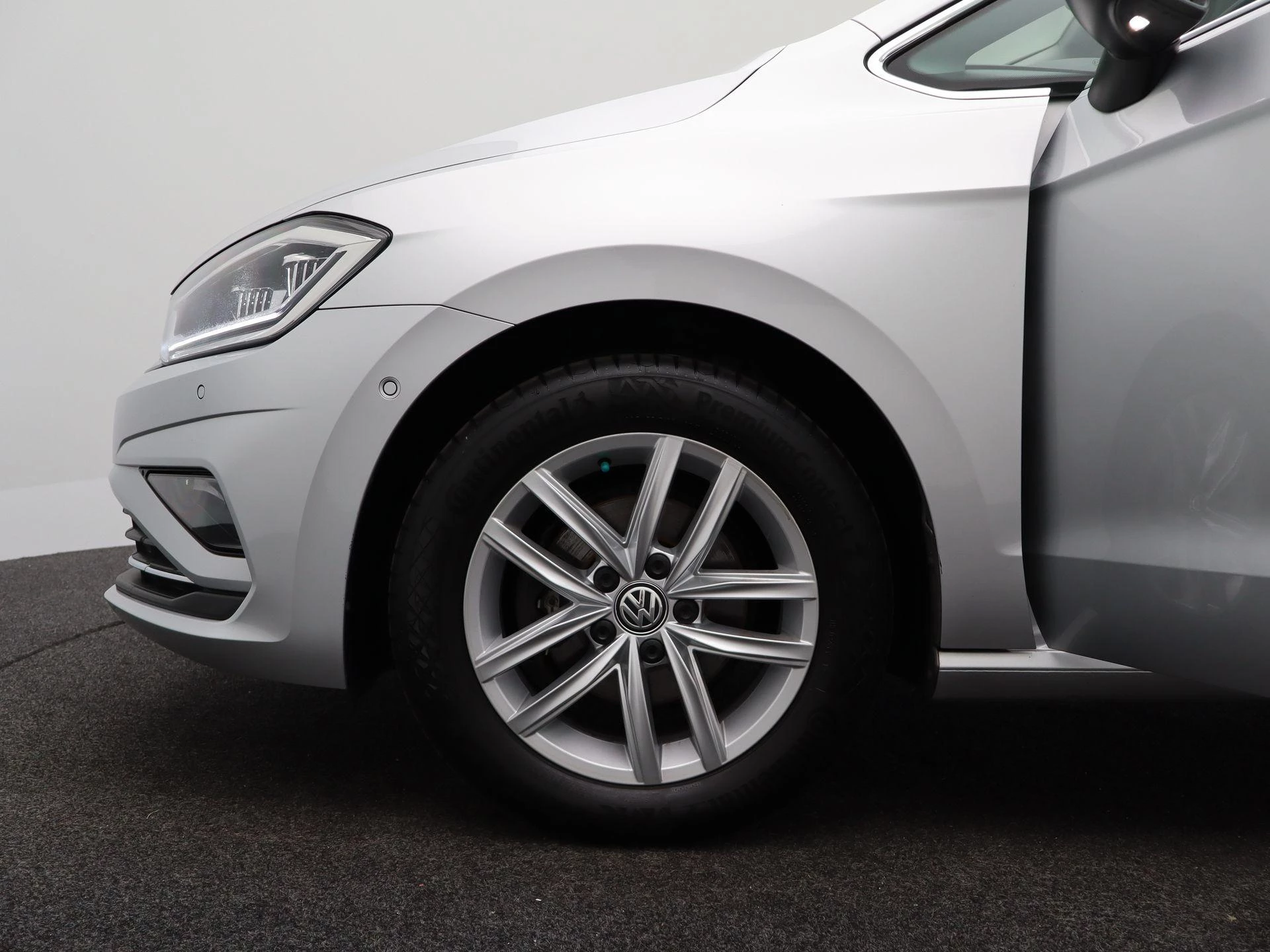 Volkswagen-Golf Sportsvan-image-14