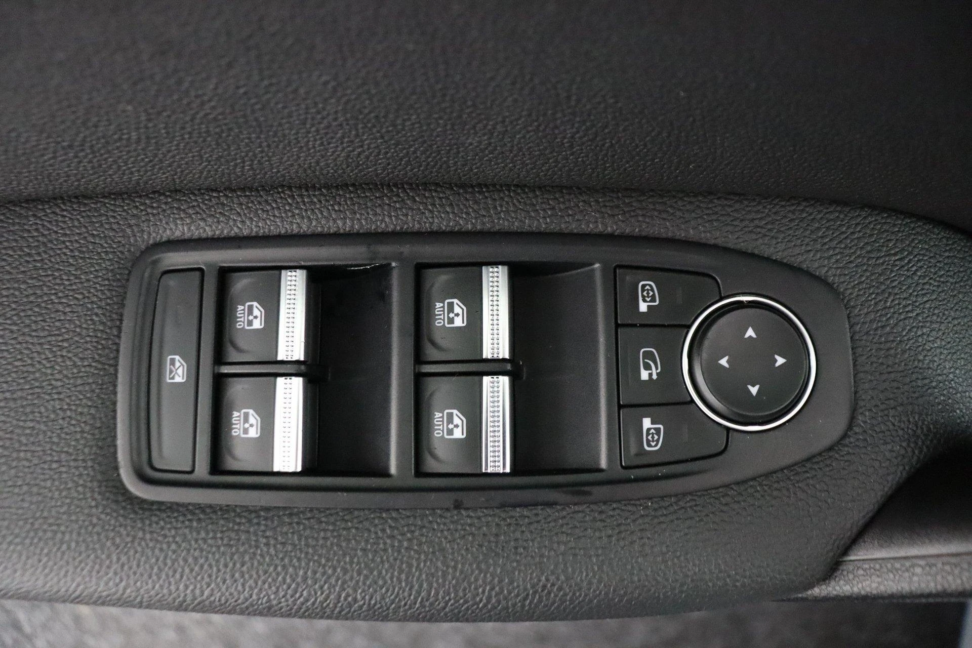 Renault-Captur-image-21