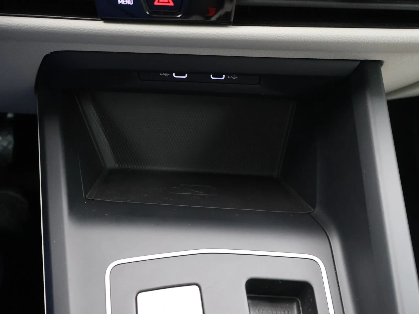 Volkswagen Golf VIII SW Golf 1.0eTSI Life 110PK *AUTOMAAT*LANE-ASSIST*ACC*PDC*APP-CONNECT*...*