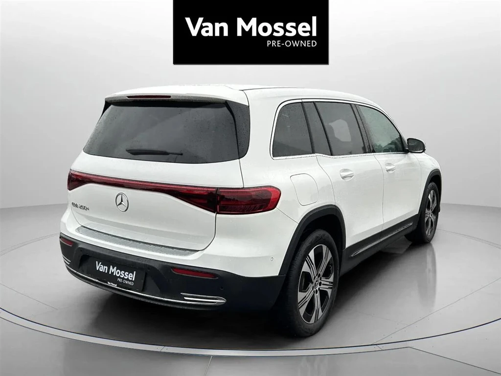 Mercedes-Benz-EQB-image-4