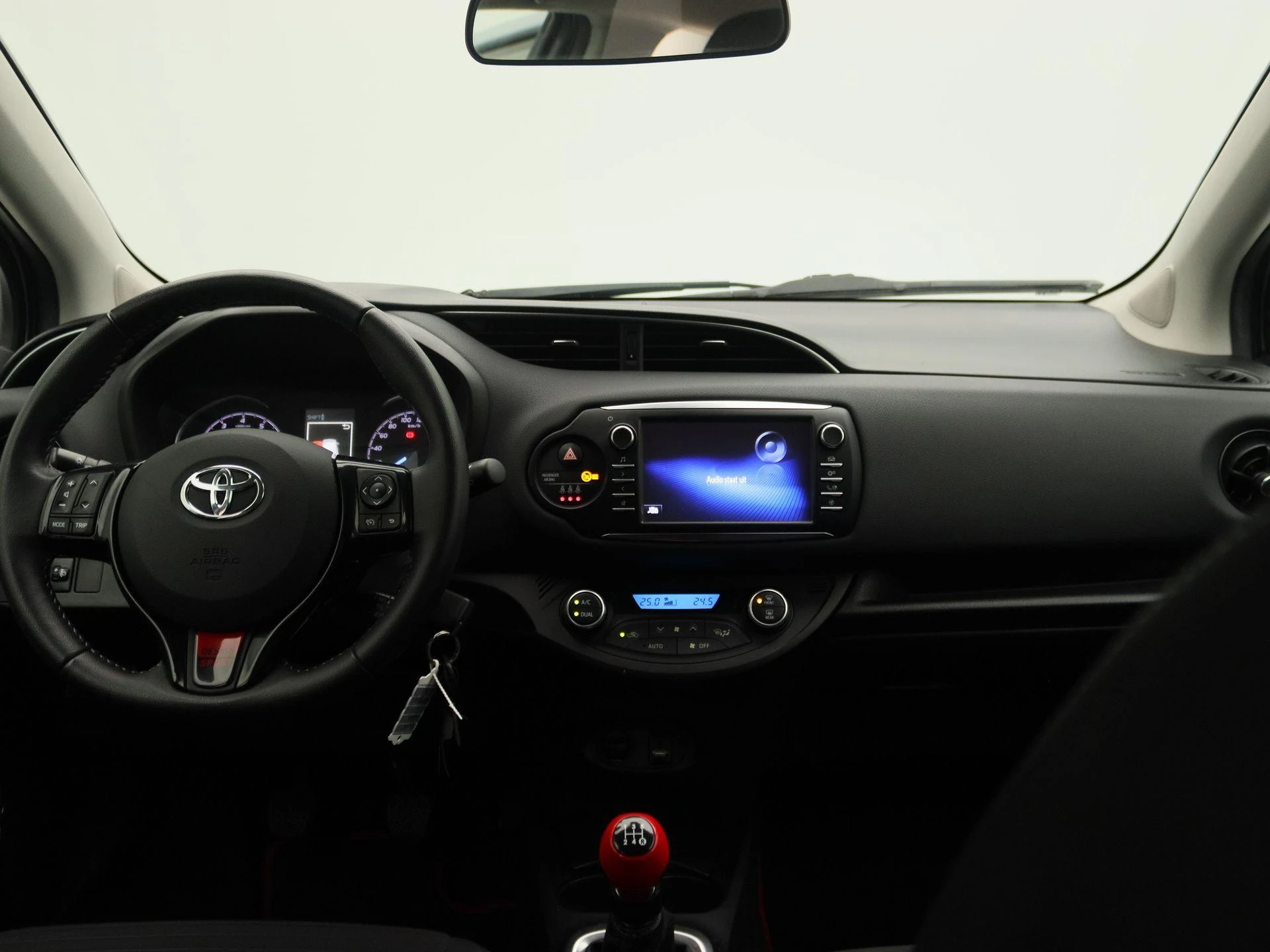 Toyota-Yaris-image-6