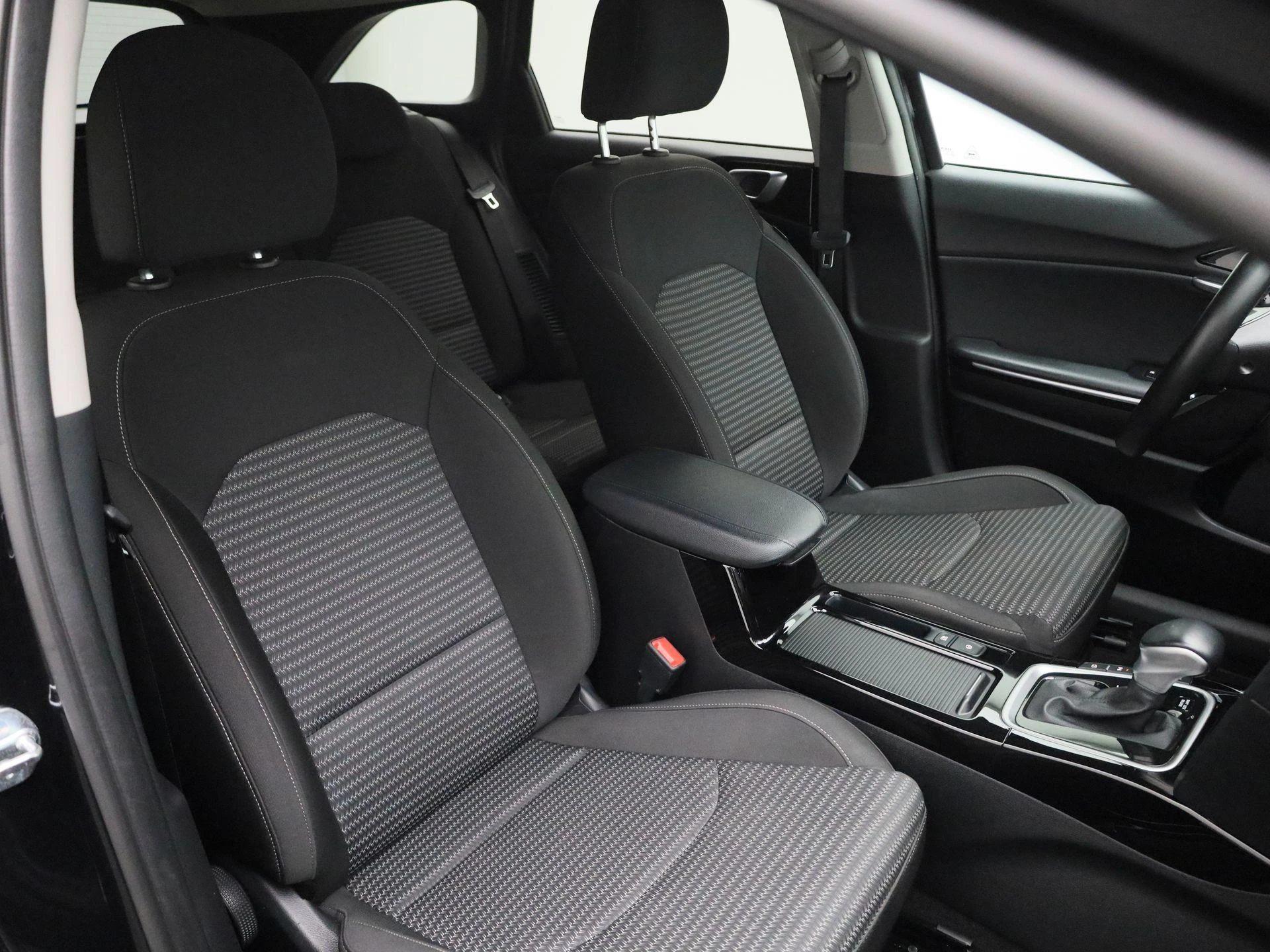 Kia-Ceed Sportswagon-image-38