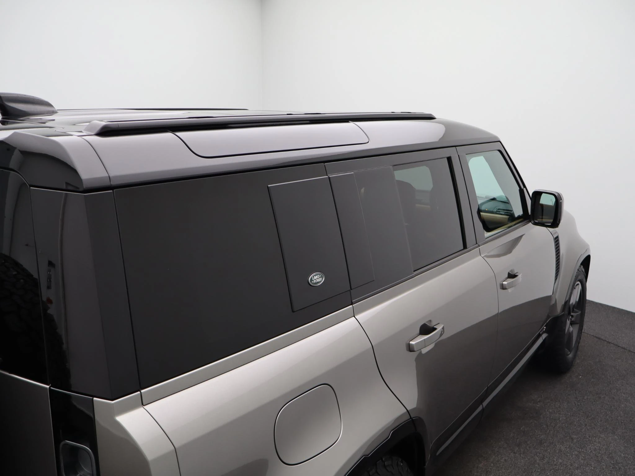 Land Rover-Defender-image-48