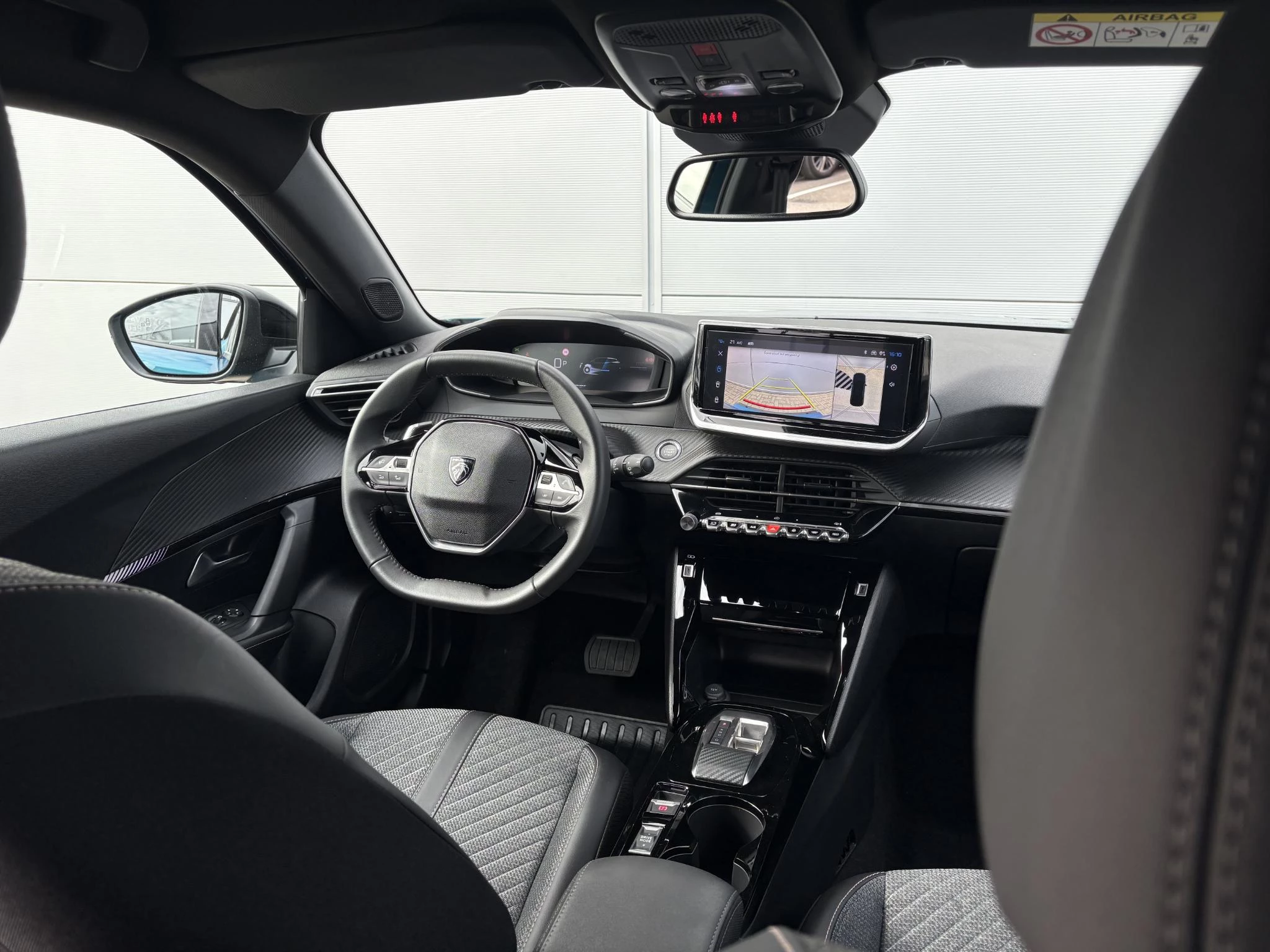 Peugeot-2008-image-10