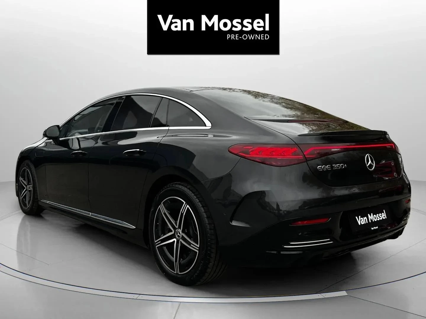 Mercedes-Benz-EQE-image-6