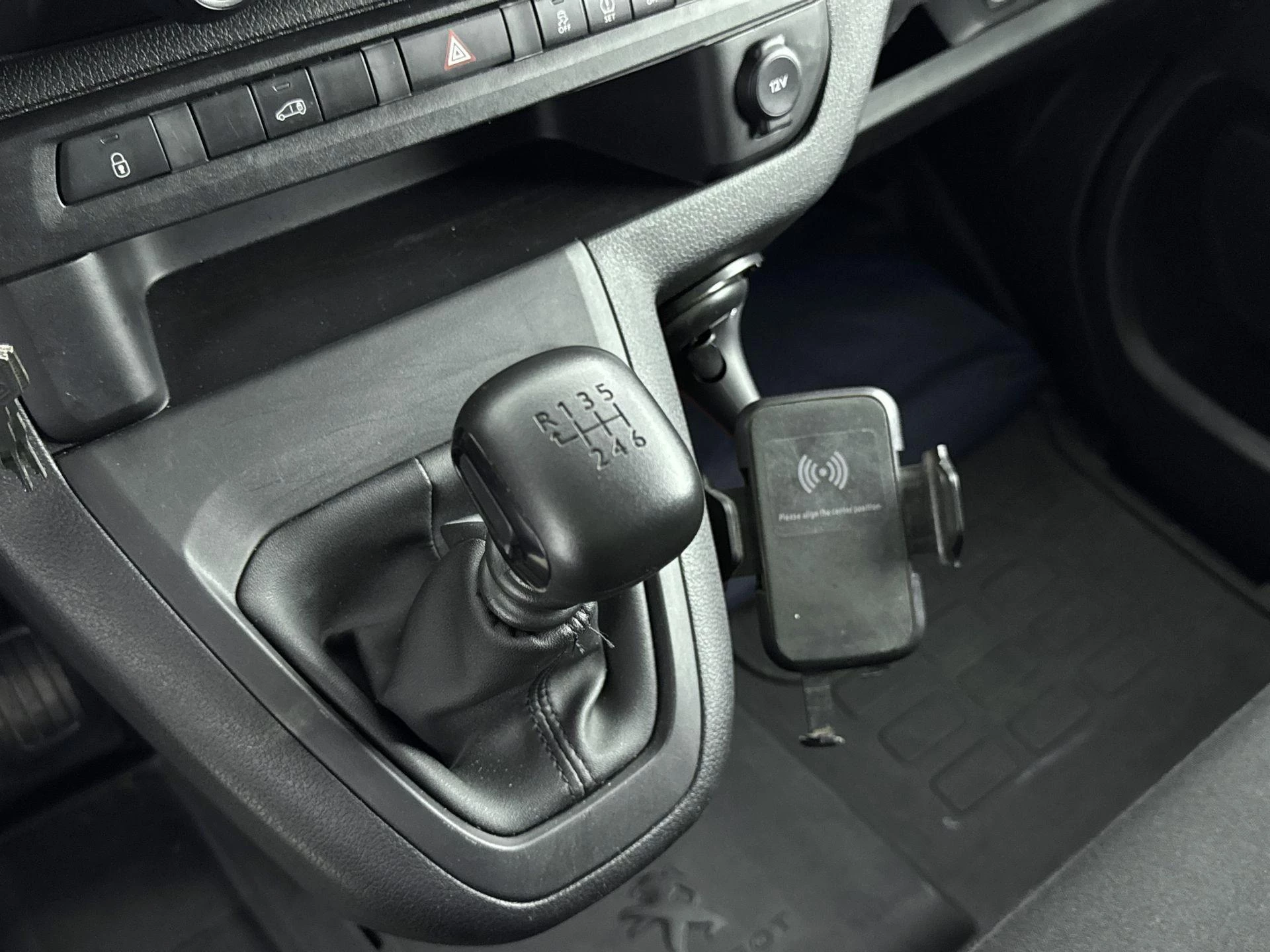 Peugeot-Expert-image-14