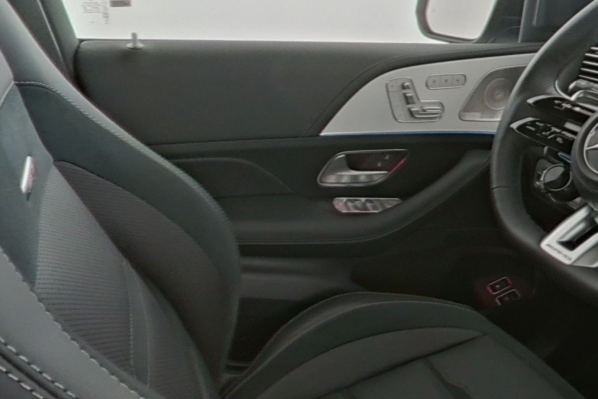 Mercedes-Benz-GLE-image-15