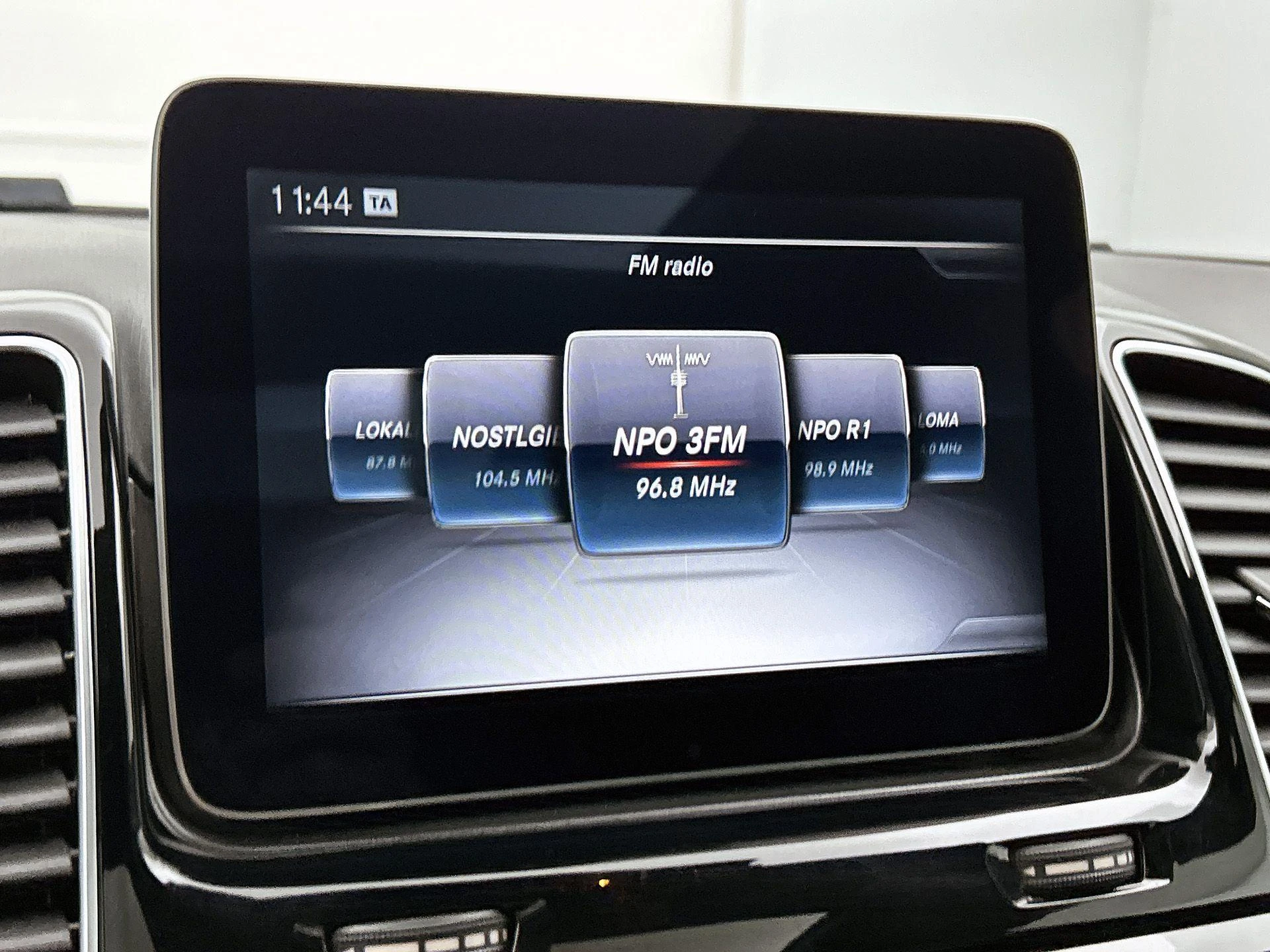 Mercedes-Benz-GLE-image-7