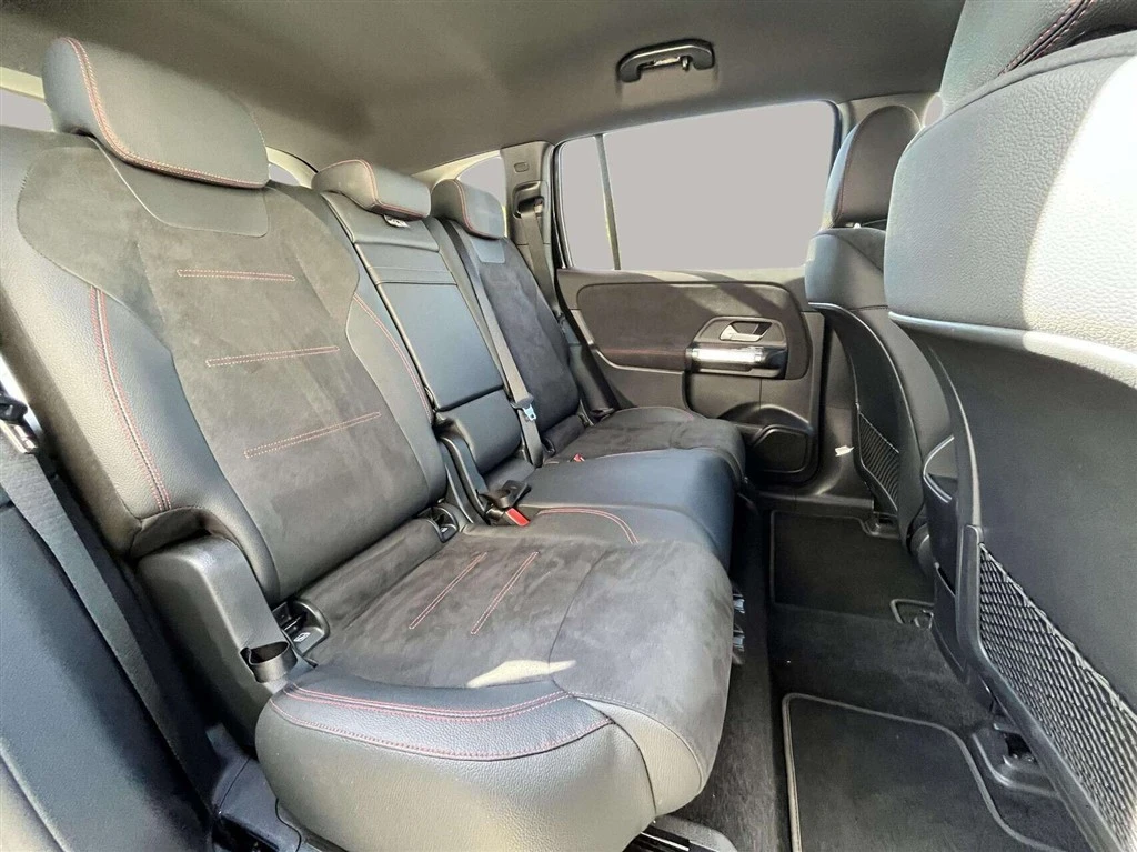 Mercedes-Benz-EQB-image-18