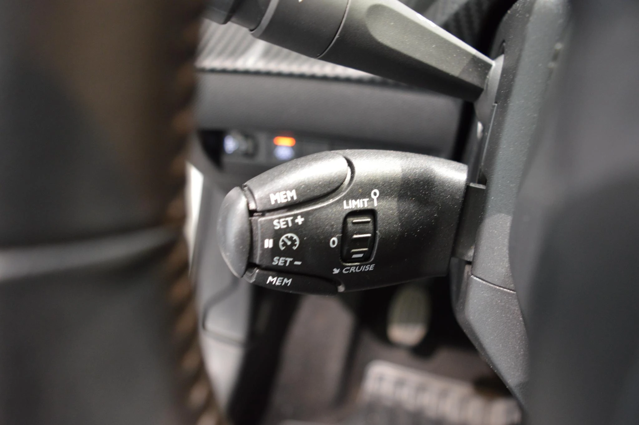 Peugeot-208-image-13