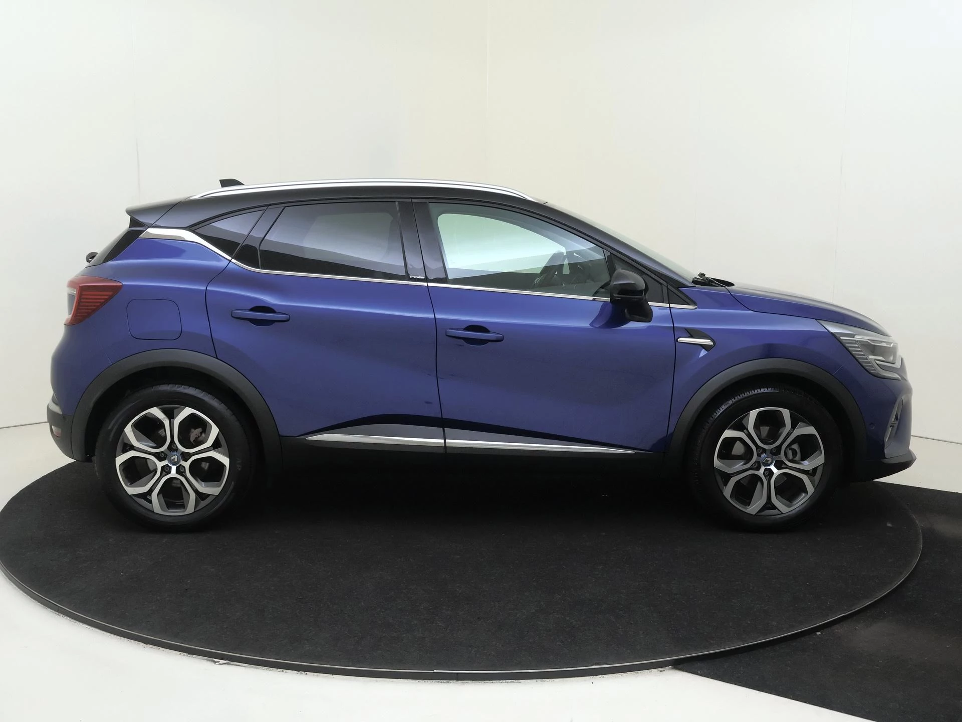 Renault-Captur-image-12