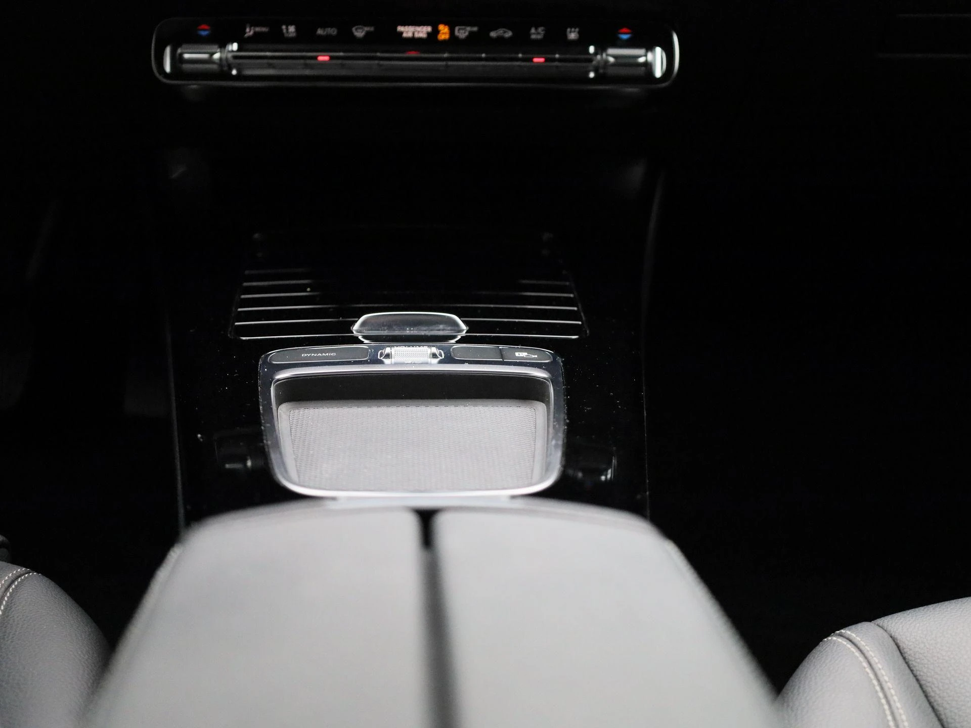 Mercedes-Benz-CLA-image-10