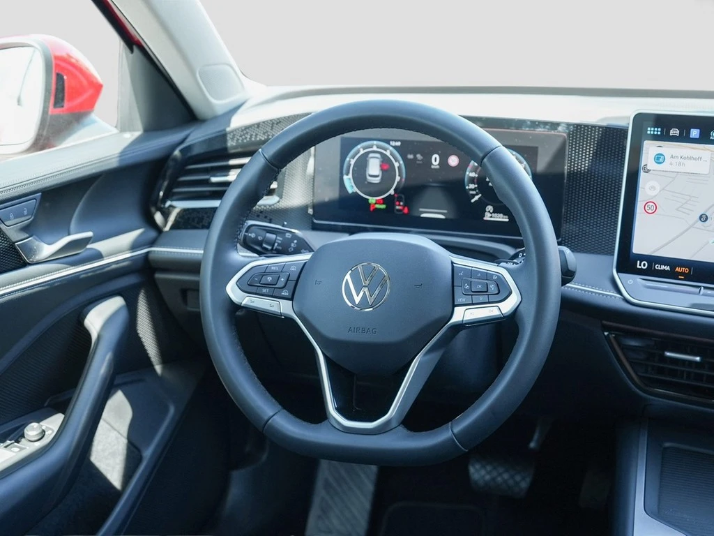 Volkswagen-Passat-image-13