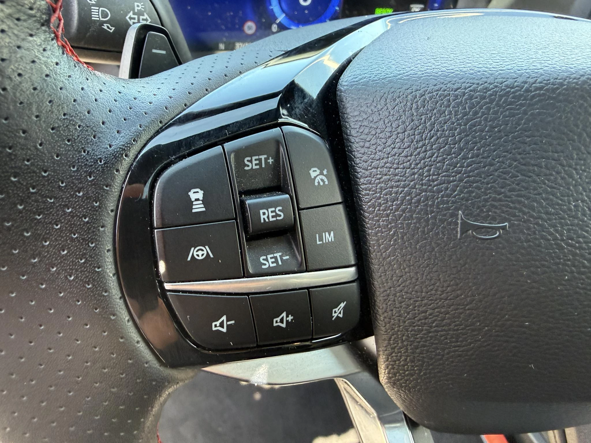 Ford-Explorer-image-23