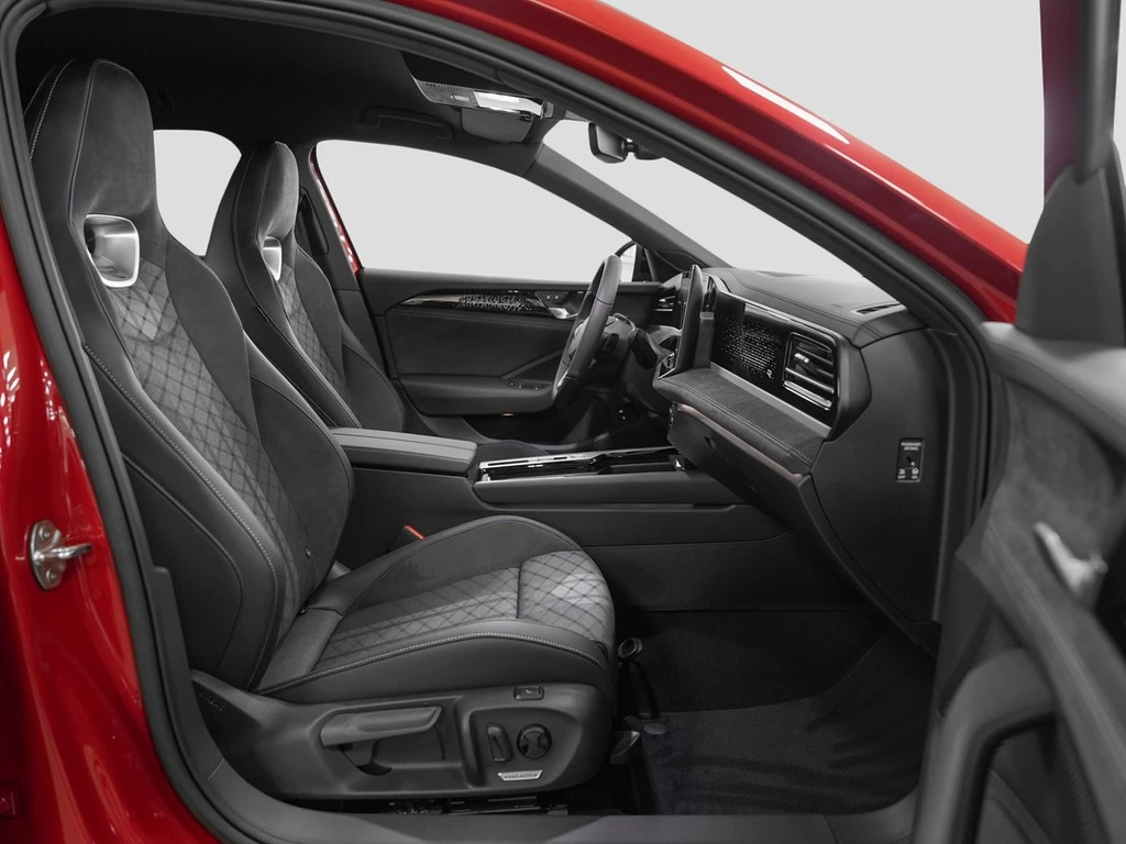 Volkswagen Passat R-Line 0,5% eHybrid BlackStyle AHK elHeck
