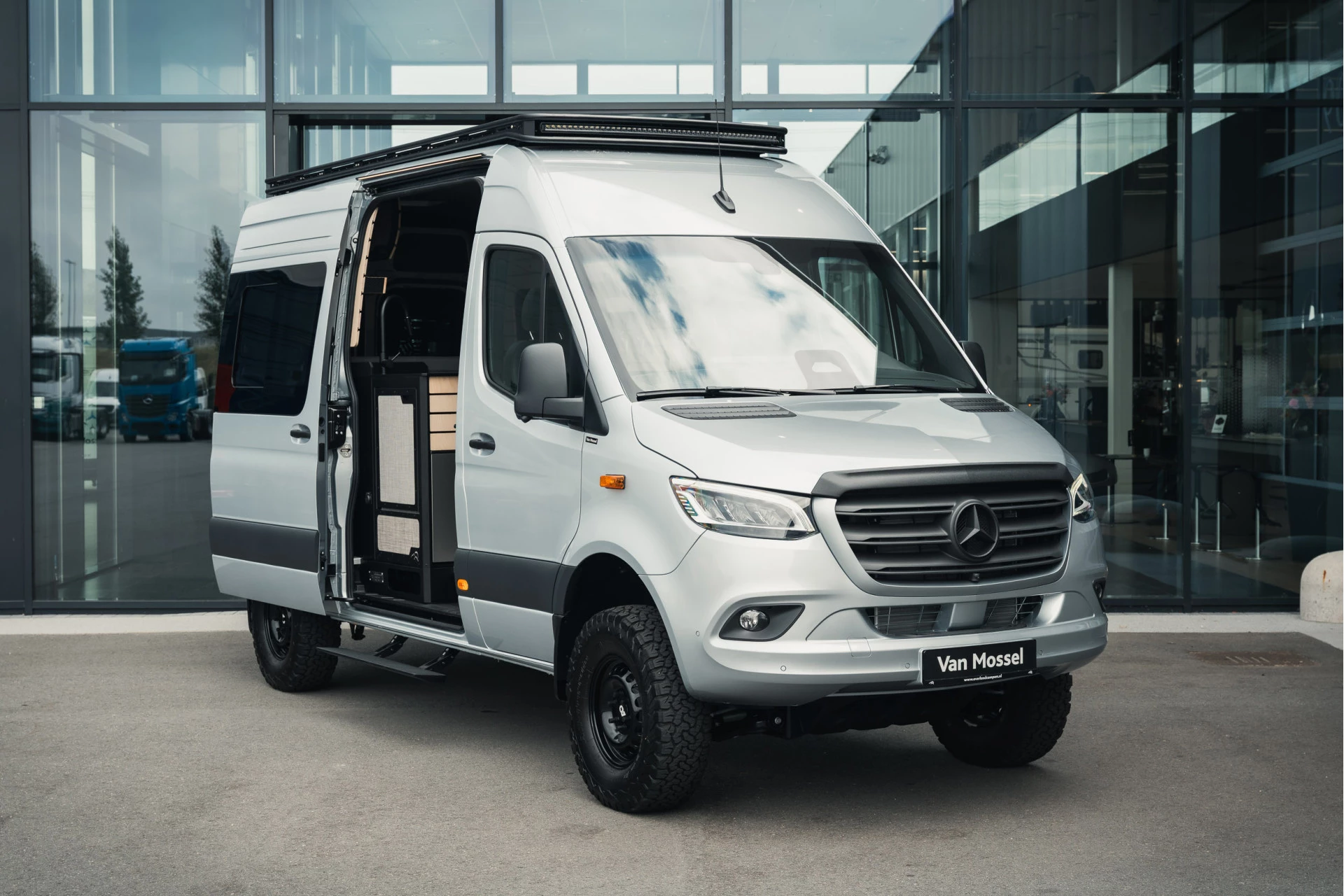 Mercedes-Benz-Sprinter-image-9