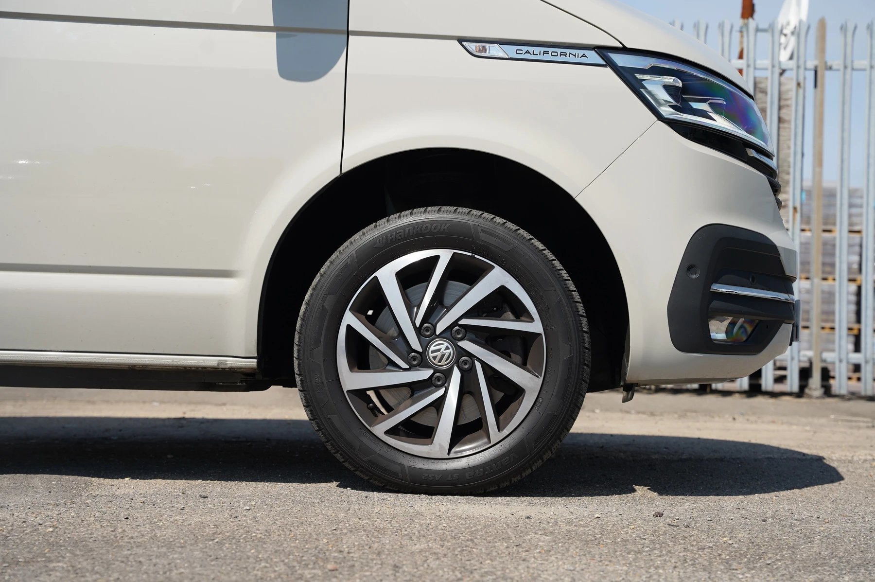 Volkswagen-California-image-27