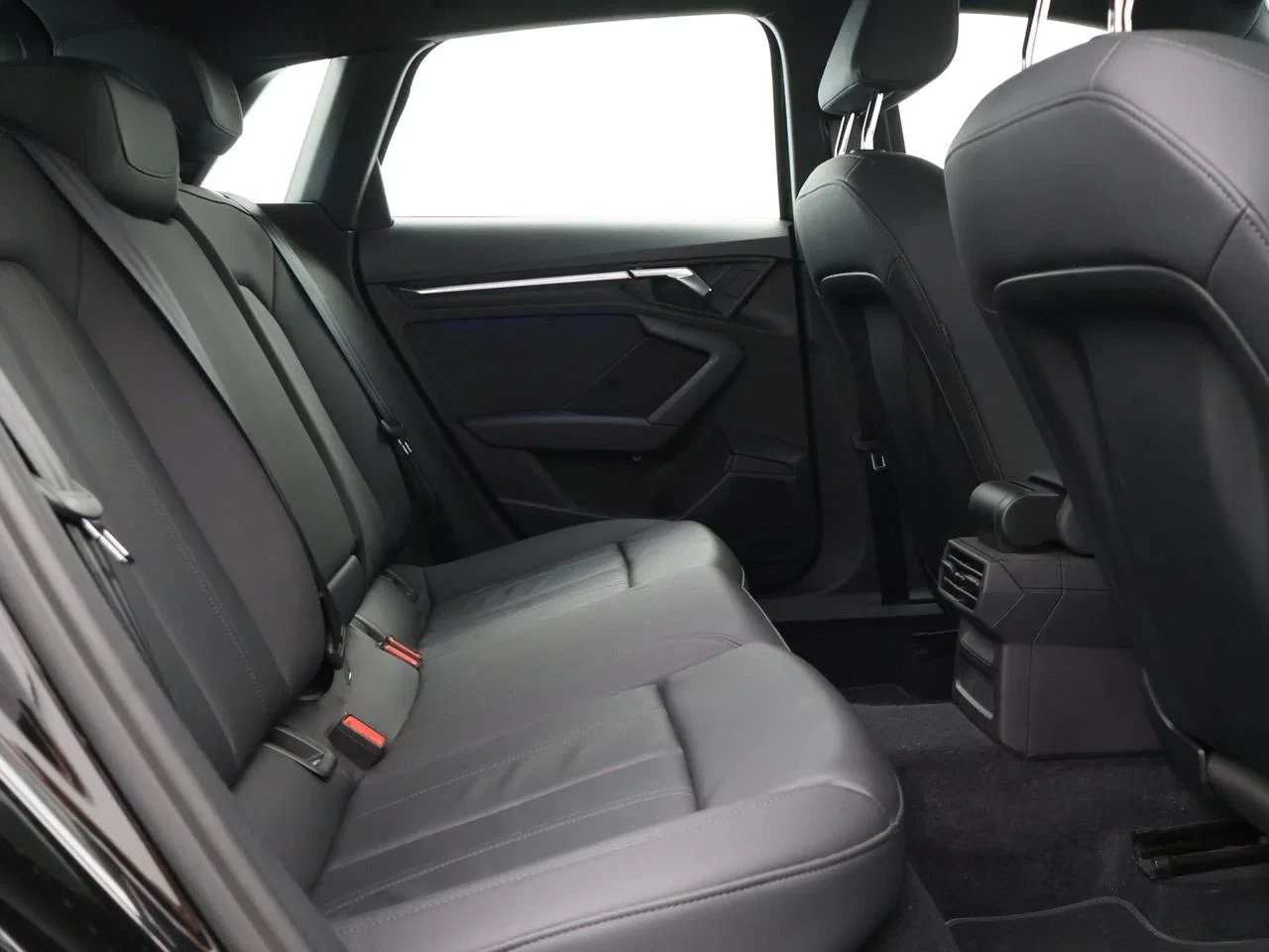 Audi A3 Sportback PHEV Audi A3 Sportback PHEV S line 40TFSIe 204PK *AUTOMAAT*LEDER*PDC*ACC*VIRTUAL COCKPIT*NAVI*APP-CONNECT*AIRCO*...*