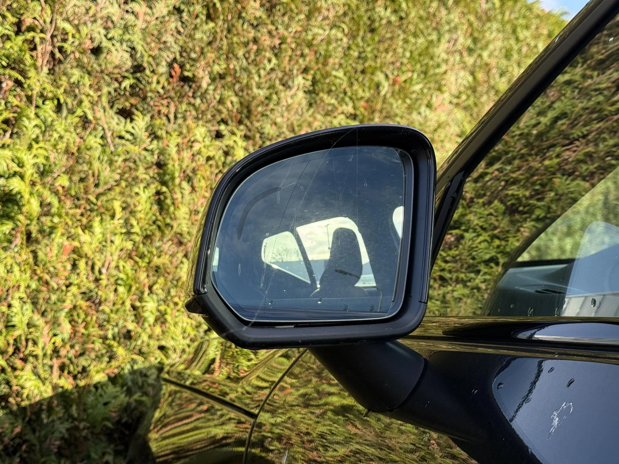 Volvo-EX40-image-14