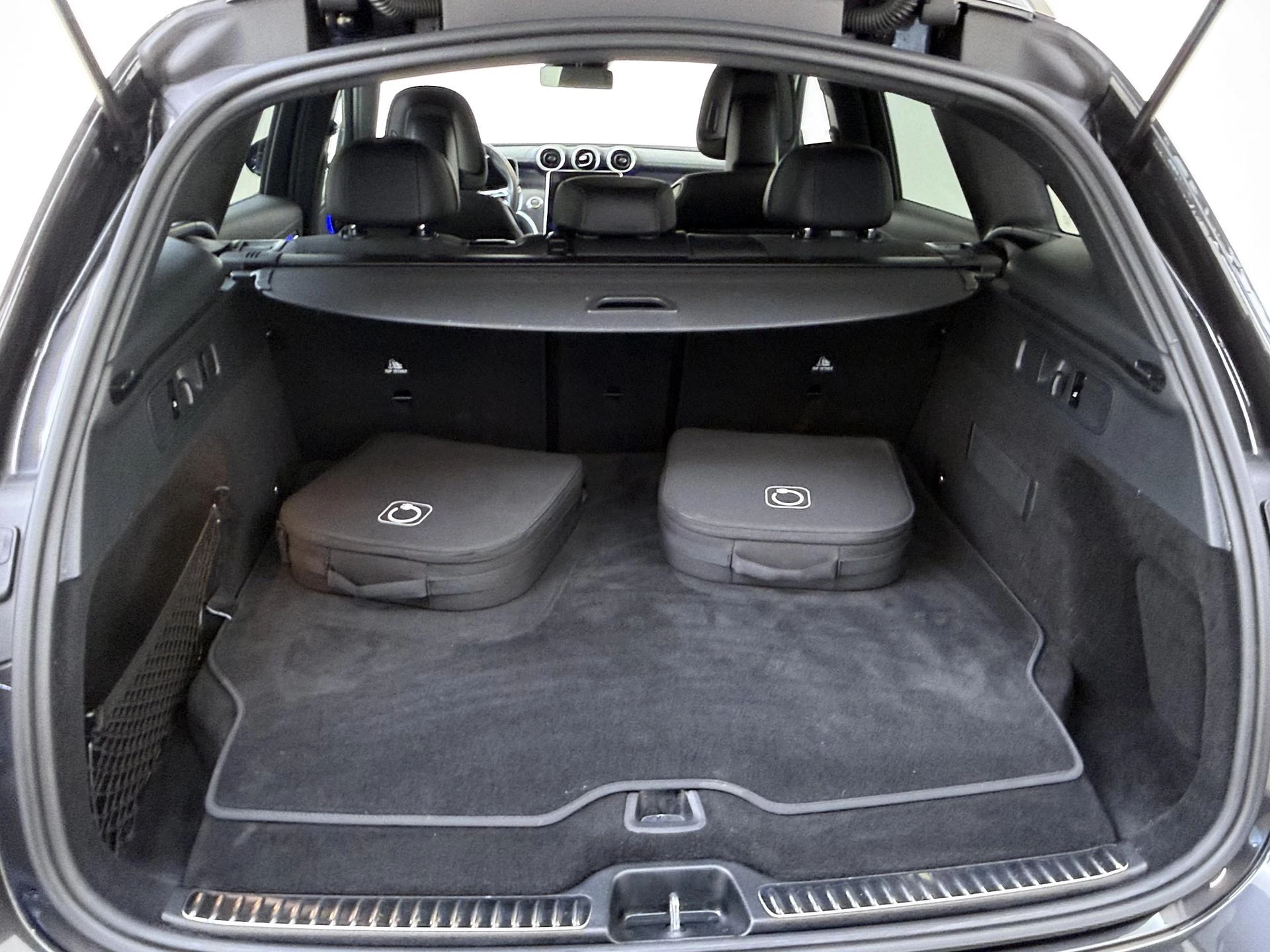 Mercedes-Benz-GLC-image-31