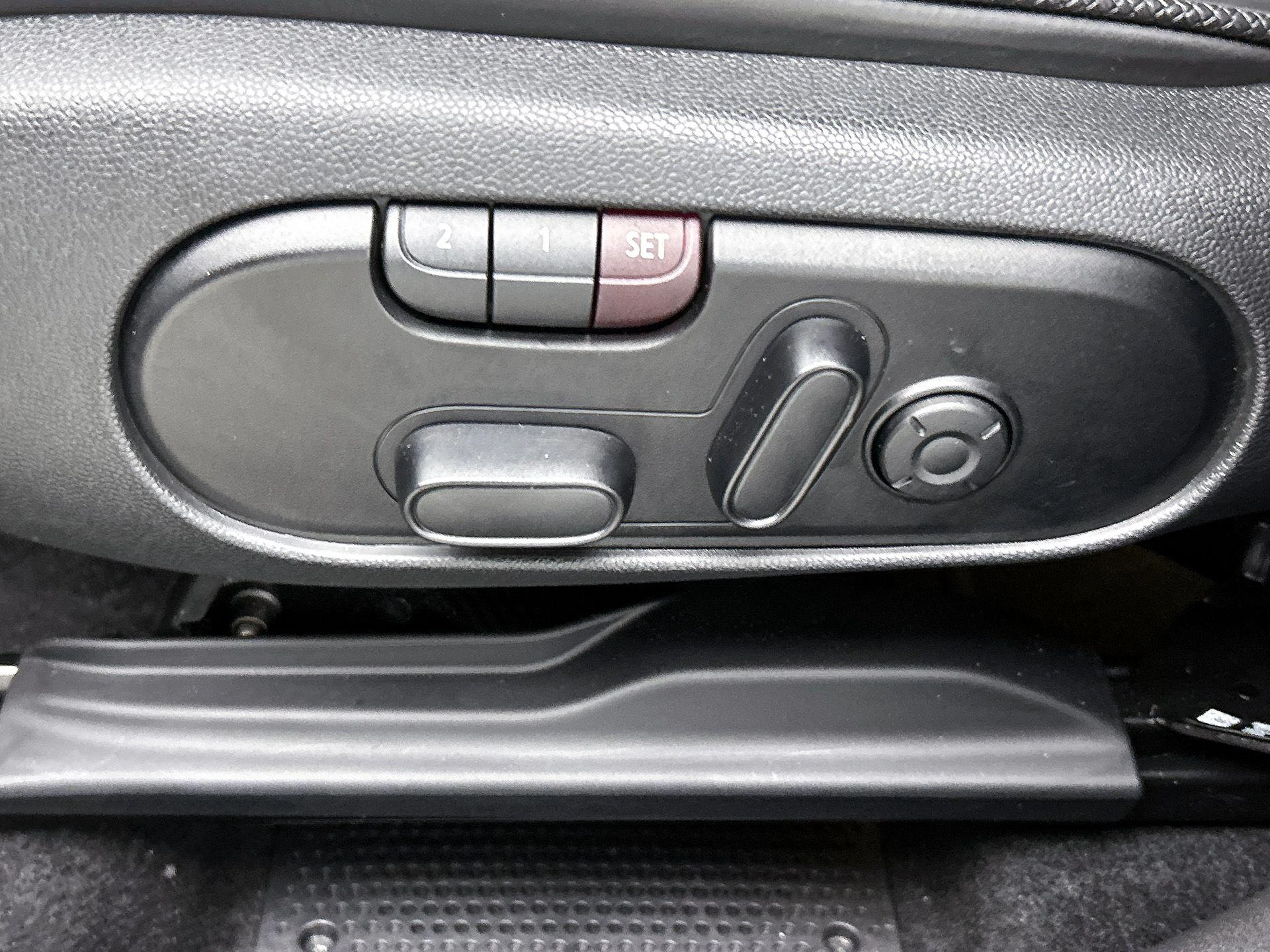 MINI-Countryman-image-25