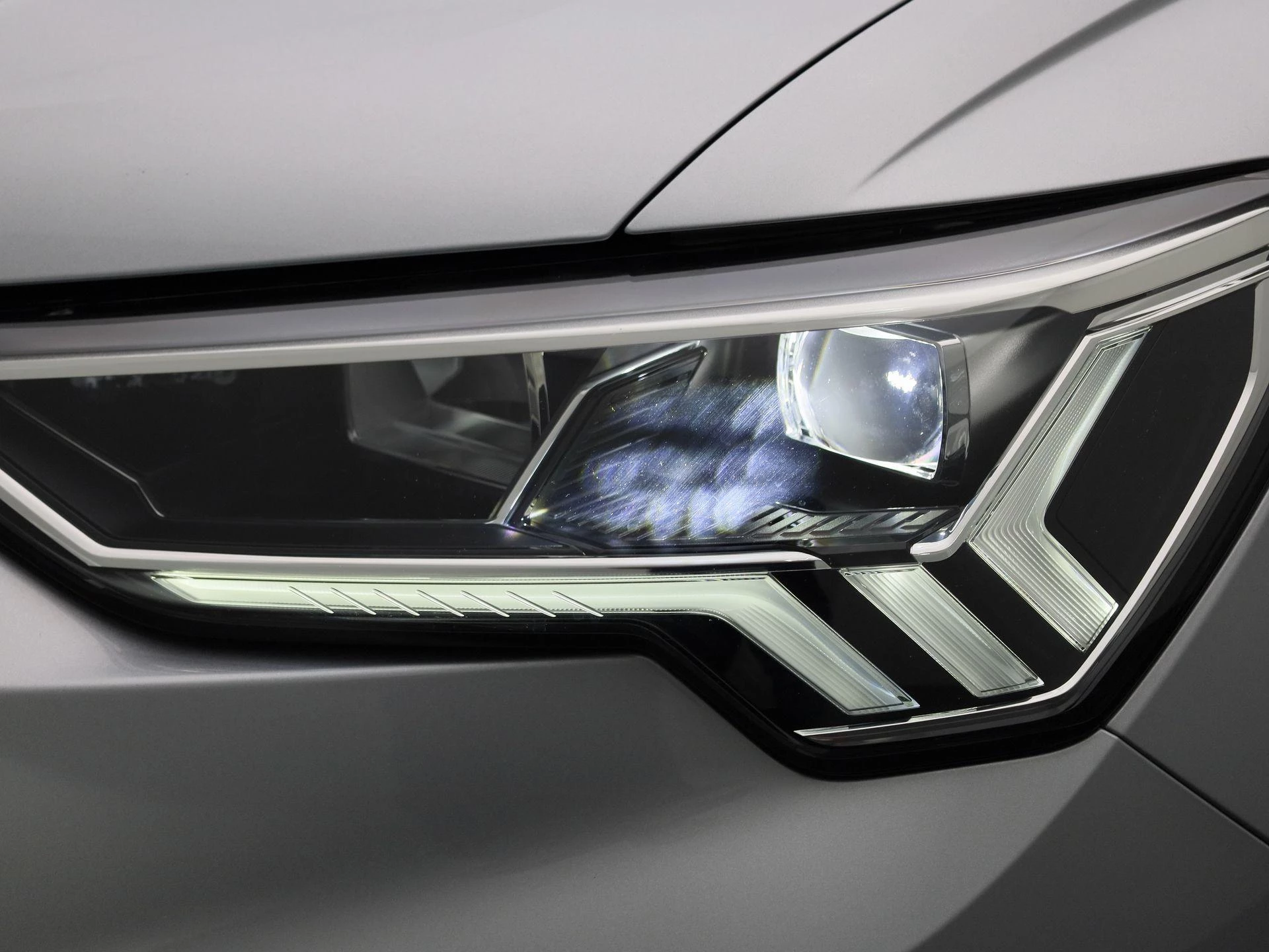 Audi Q3 45 TFSI-e S tronic Bus. Ed. Attraction
