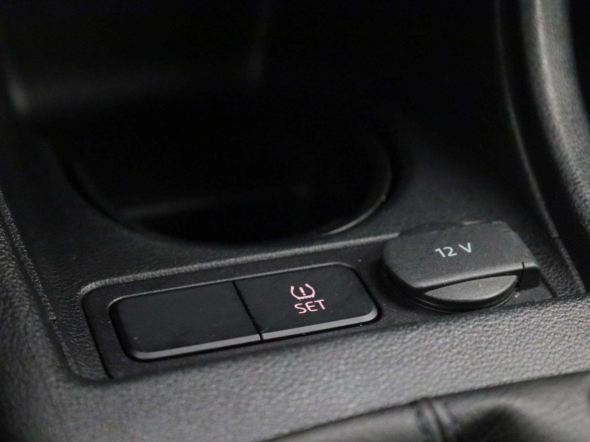 Volkswagen-up!-image-18